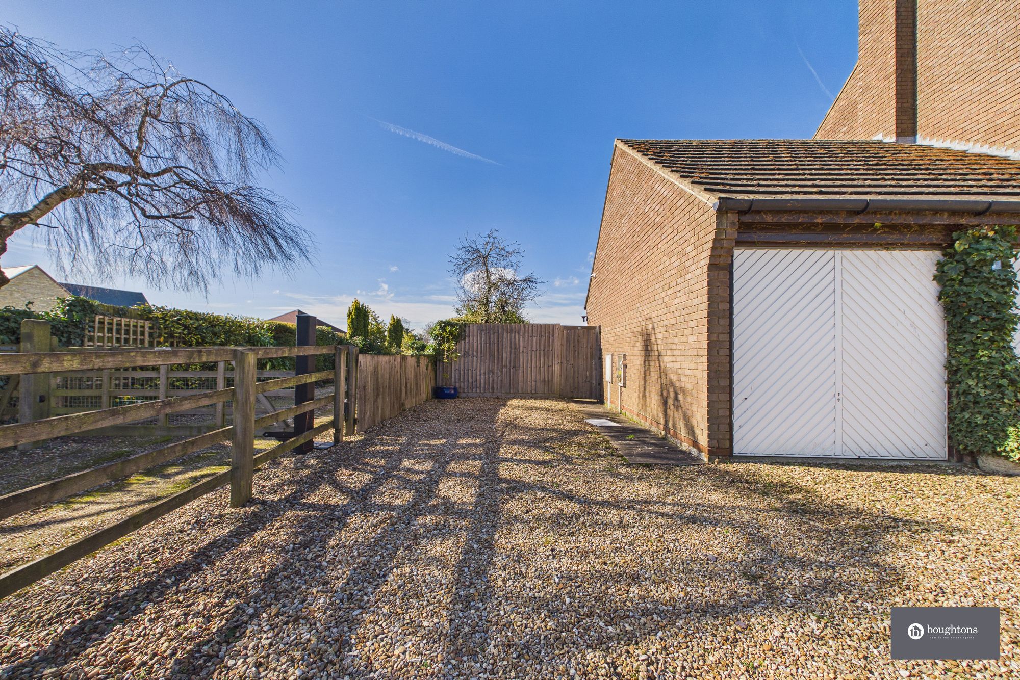 4 bed detached house for sale in High Street, Silverstone, NN12  - Property Image 25