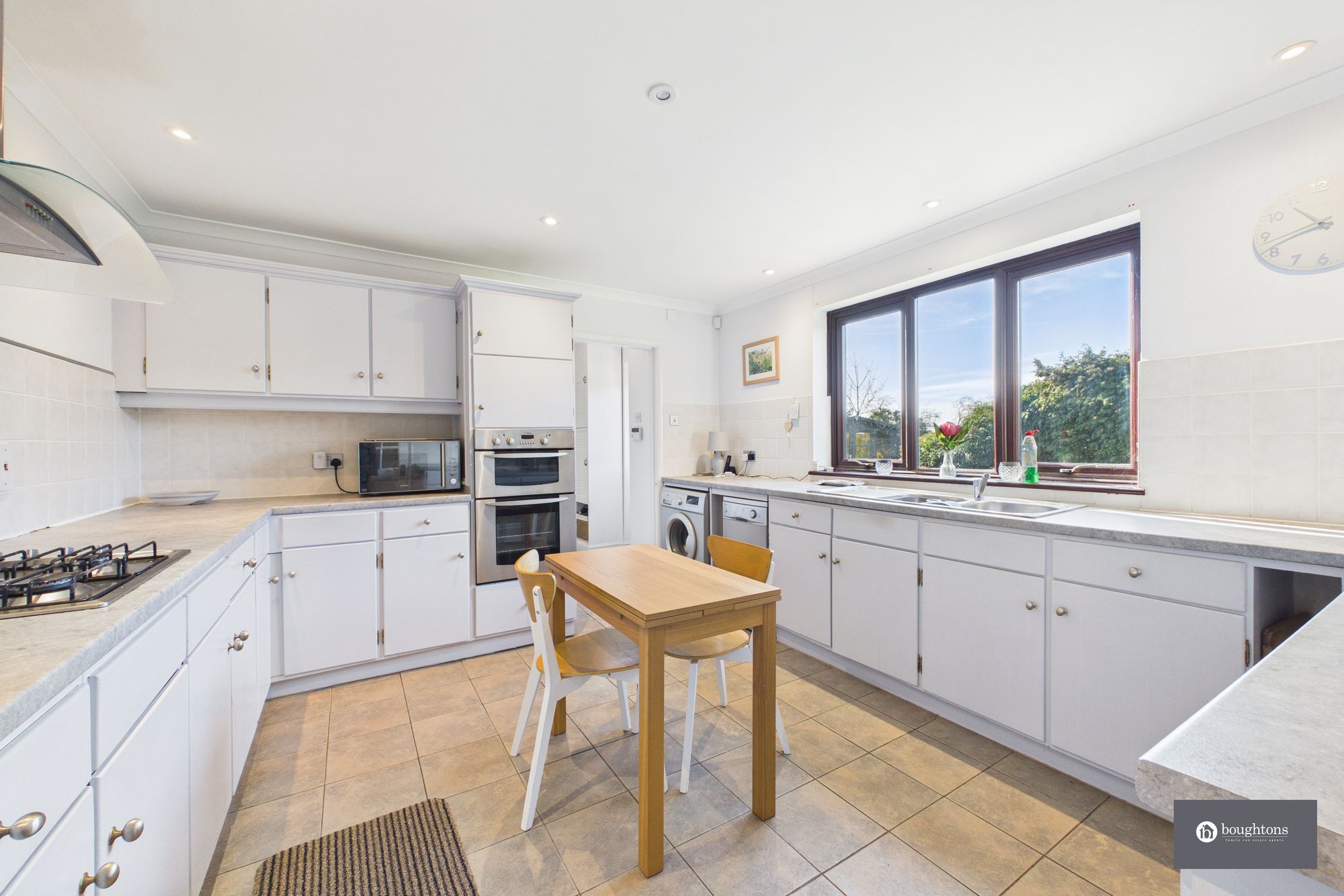 4 bed detached house for sale in High Street, Silverstone, NN12  - Property Image 3