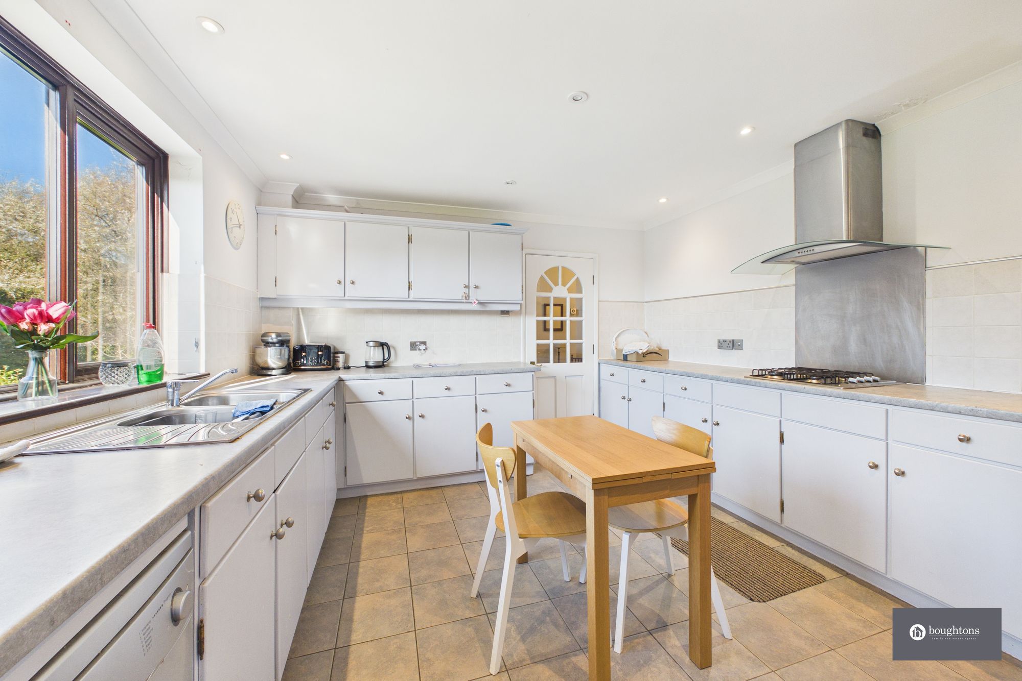 4 bed detached house for sale in High Street, Silverstone, NN12  - Property Image 7