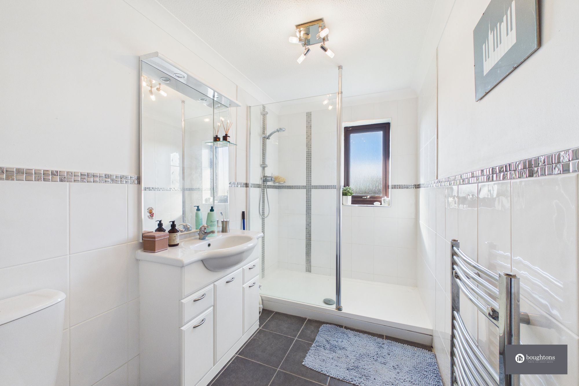 4 bed detached house for sale in High Street, Silverstone, NN12  - Property Image 13