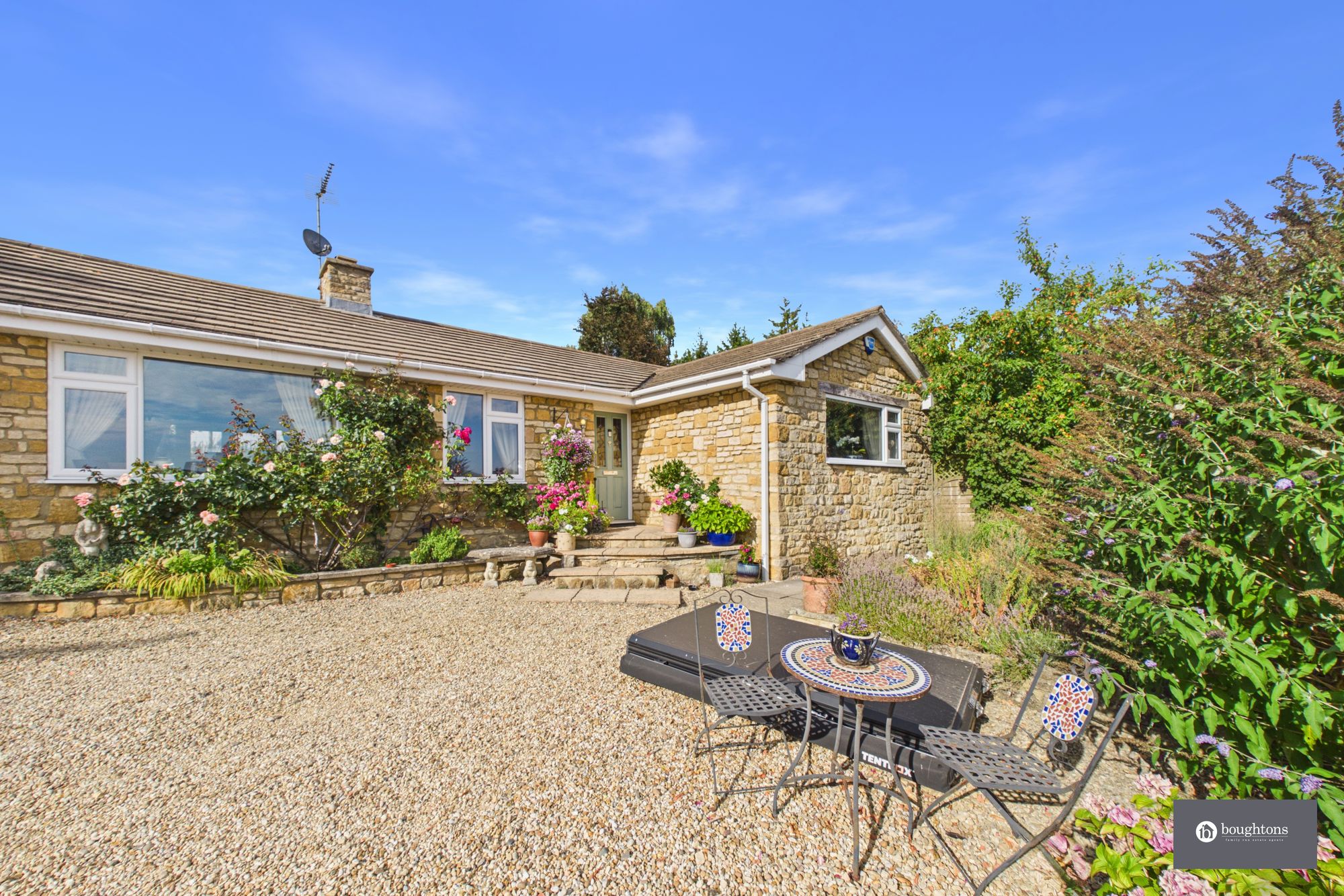 3 bed detached bungalow for sale in Wappenham Road, Helmdon, NN13  - Property Image 24