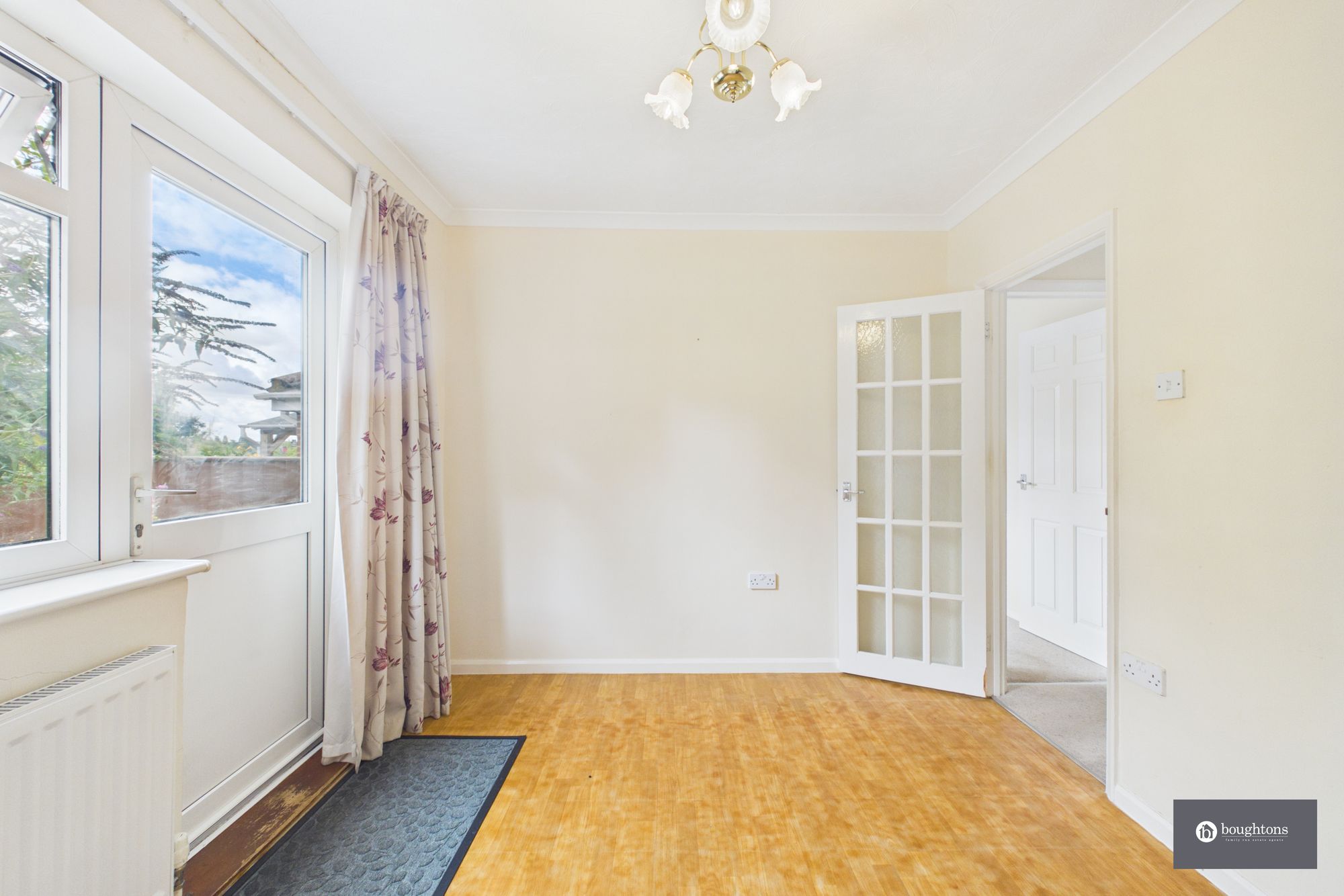 2 bed semi-detached bungalow for sale in Woodlands Crescent, Buckingham, MK18  - Property Image 16