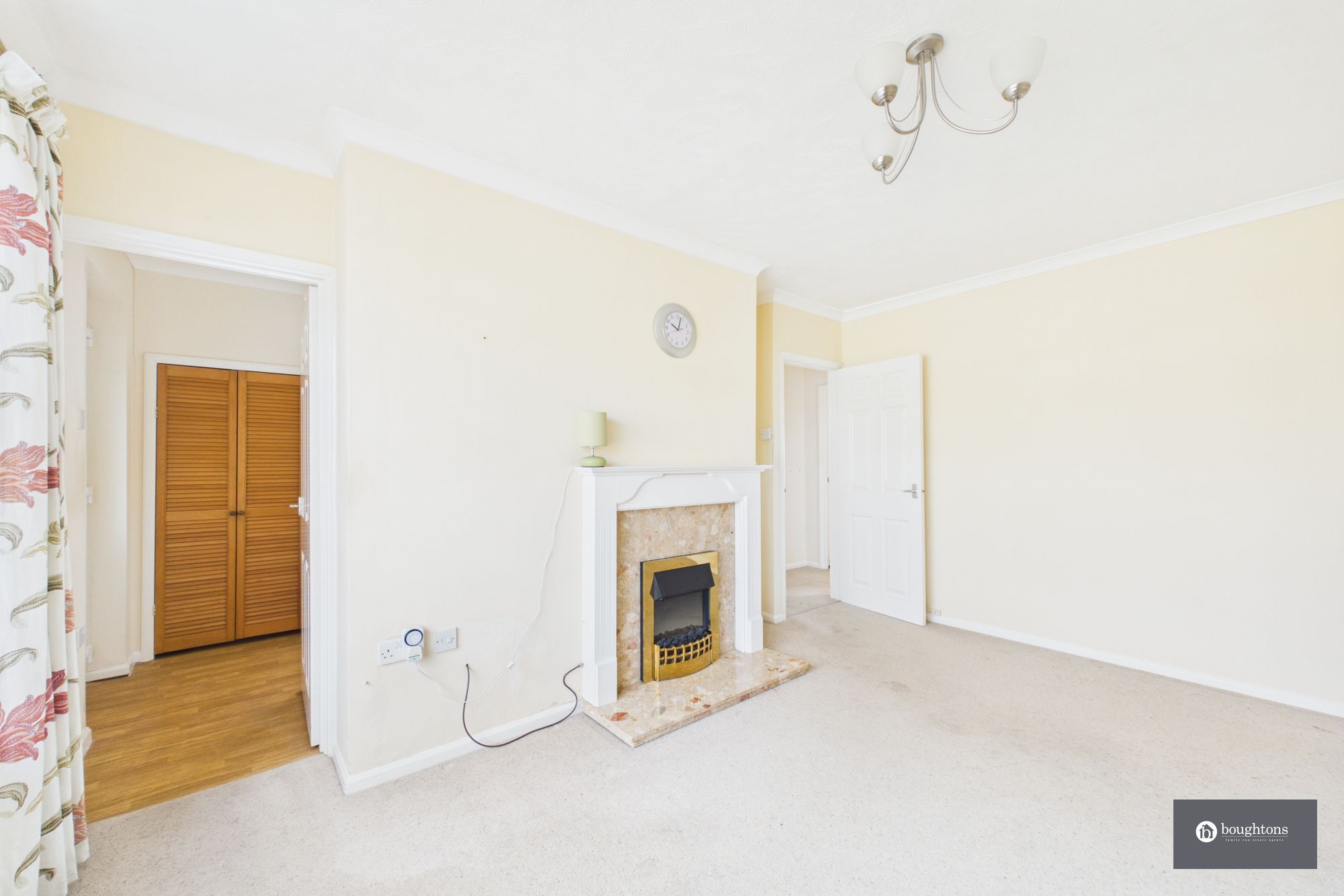 2 bed semi-detached bungalow for sale in Woodlands Crescent, Buckingham, MK18  - Property Image 11
