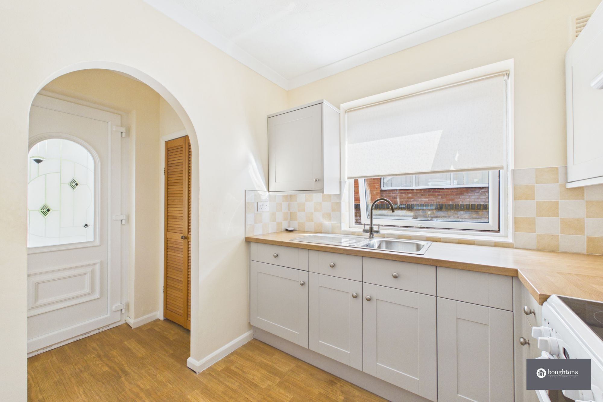 2 bed semi-detached bungalow for sale in Woodlands Crescent, Buckingham, MK18  - Property Image 5