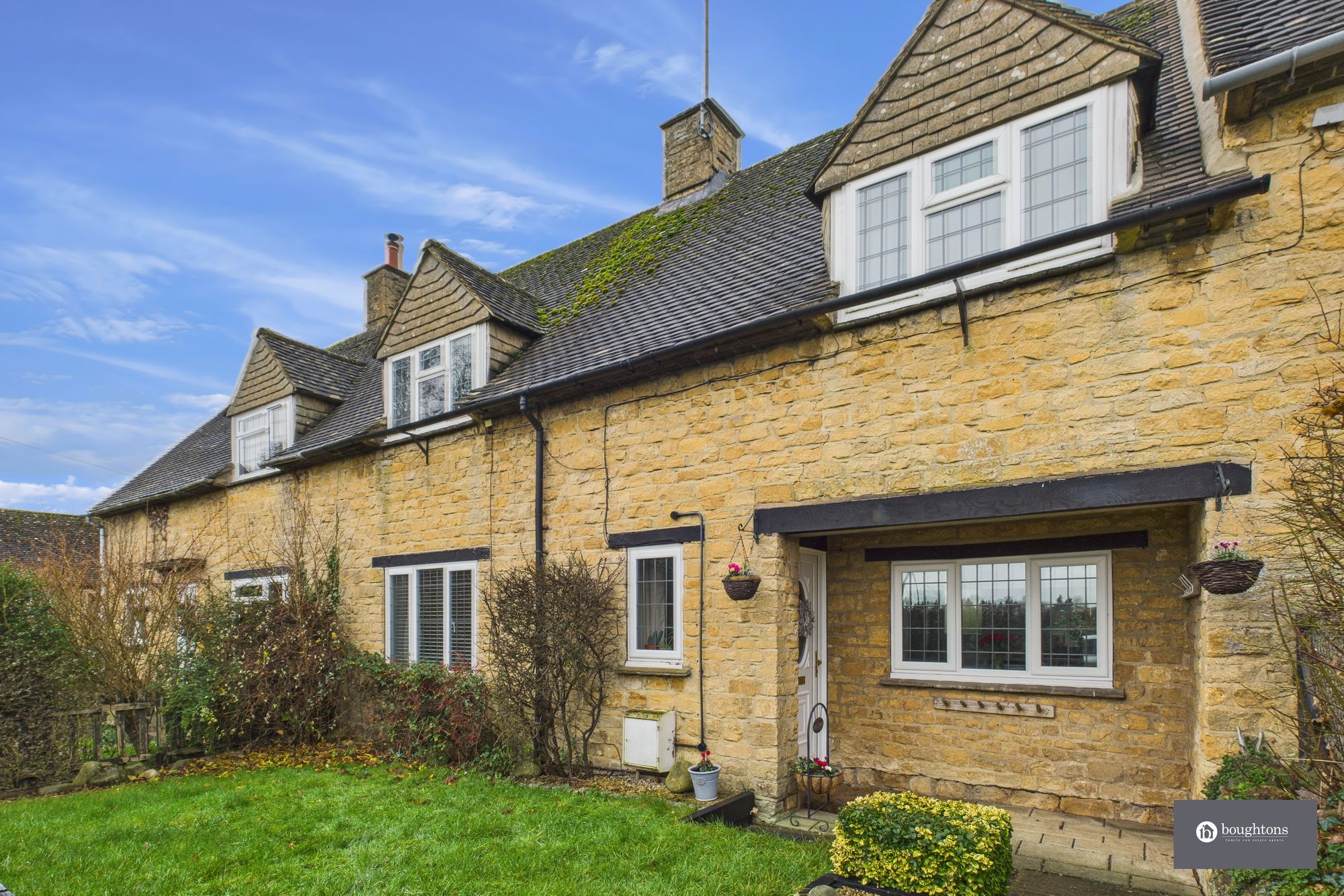 3 bed terraced house for sale in Portway, Aynho, OX17