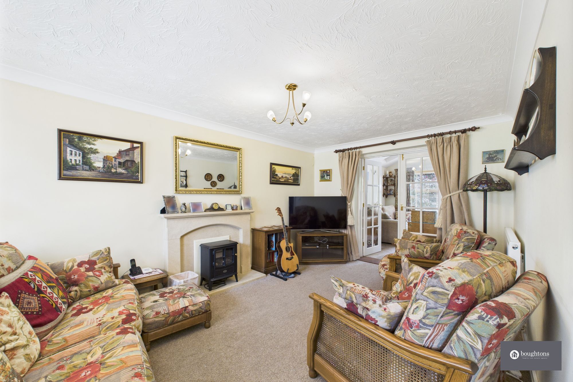 4 bed detached house for sale in Wren Close, Brackley, NN13  - Property Image 3