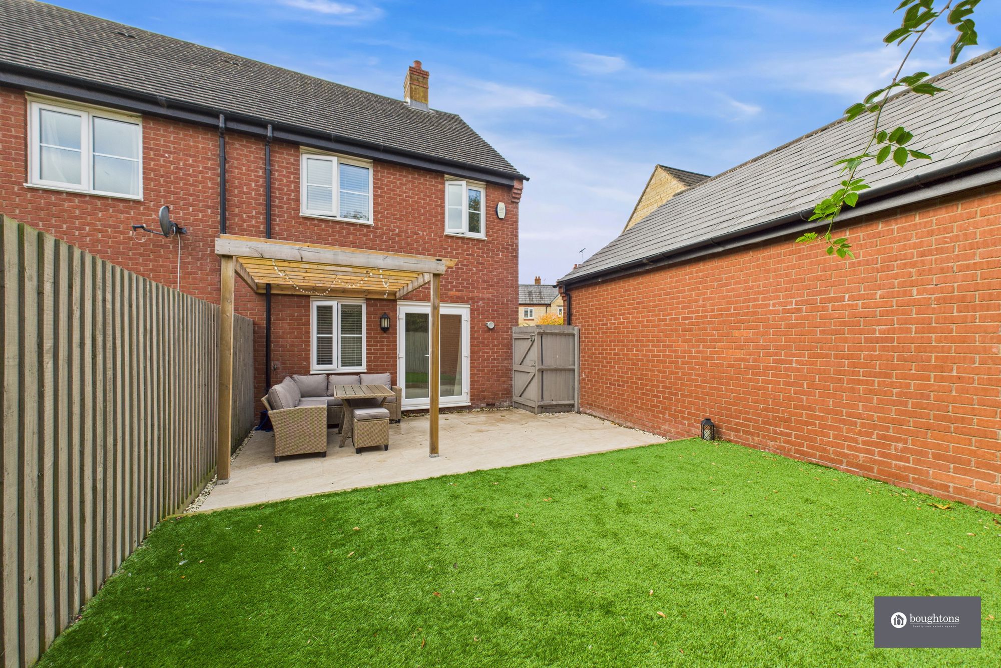3 bed semi-detached house for sale in Lime Kiln Close, Silverstone, NN12  - Property Image 20
