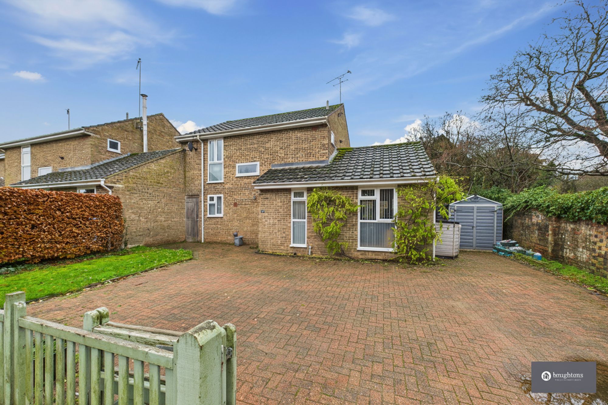 3 bed link detached house for sale in Valley Road, Finmere, MK18  - Property Image 1