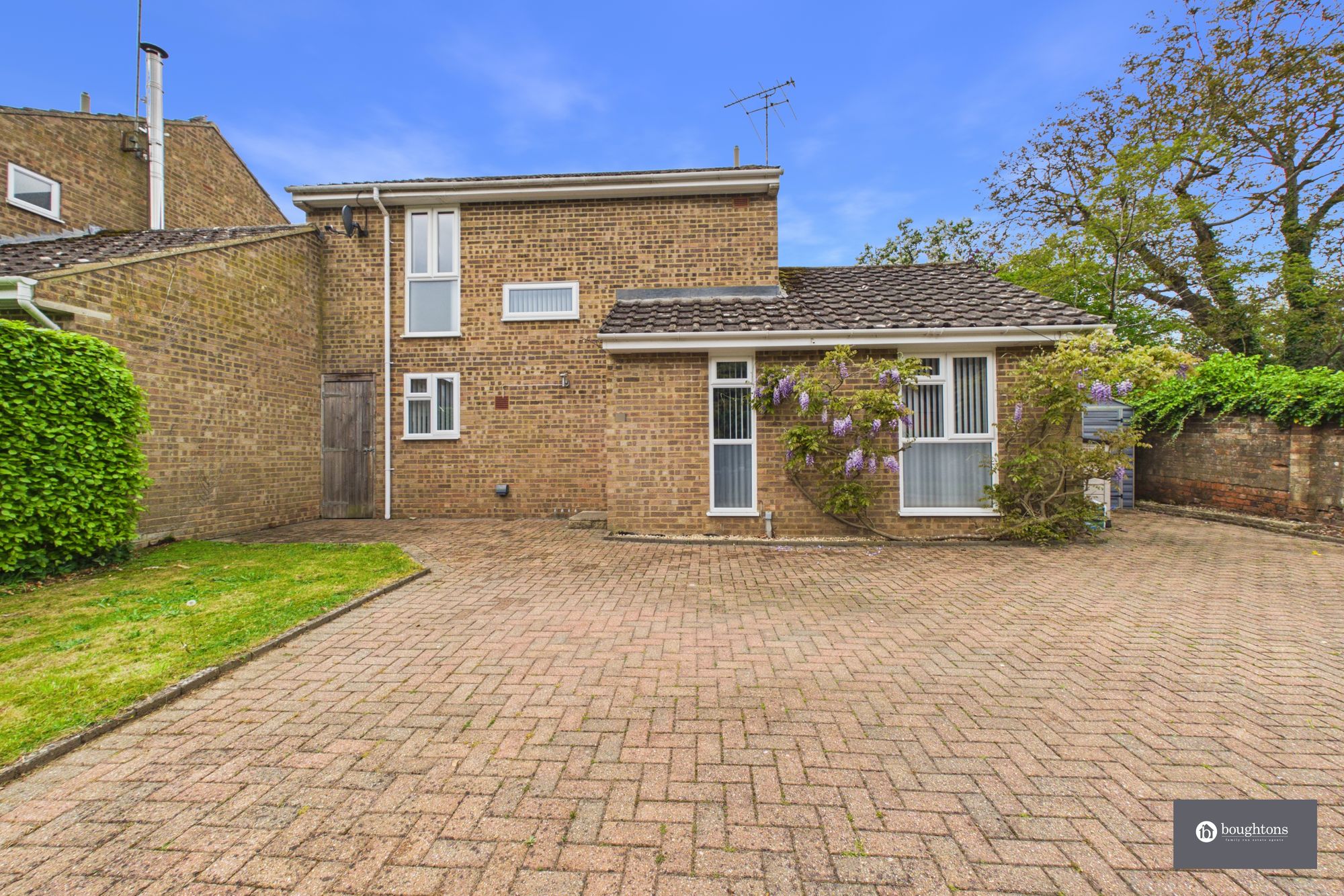 3 bed link detached house for sale in Valley Road, Finmere, MK18