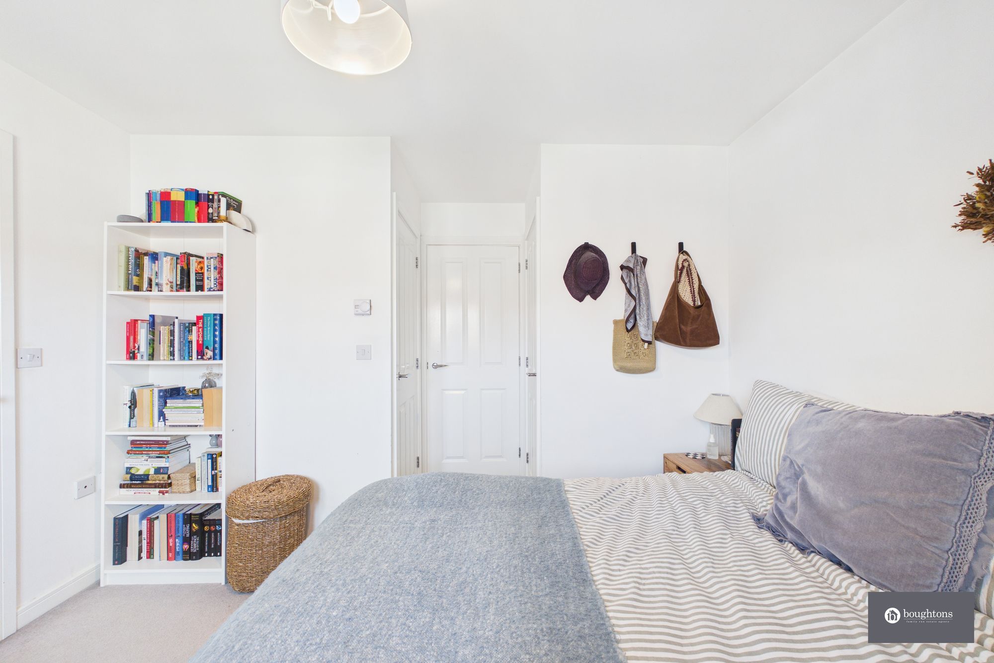 3 bed terraced house for sale in Foxhills Way, Brackley, NN13  - Property Image 14