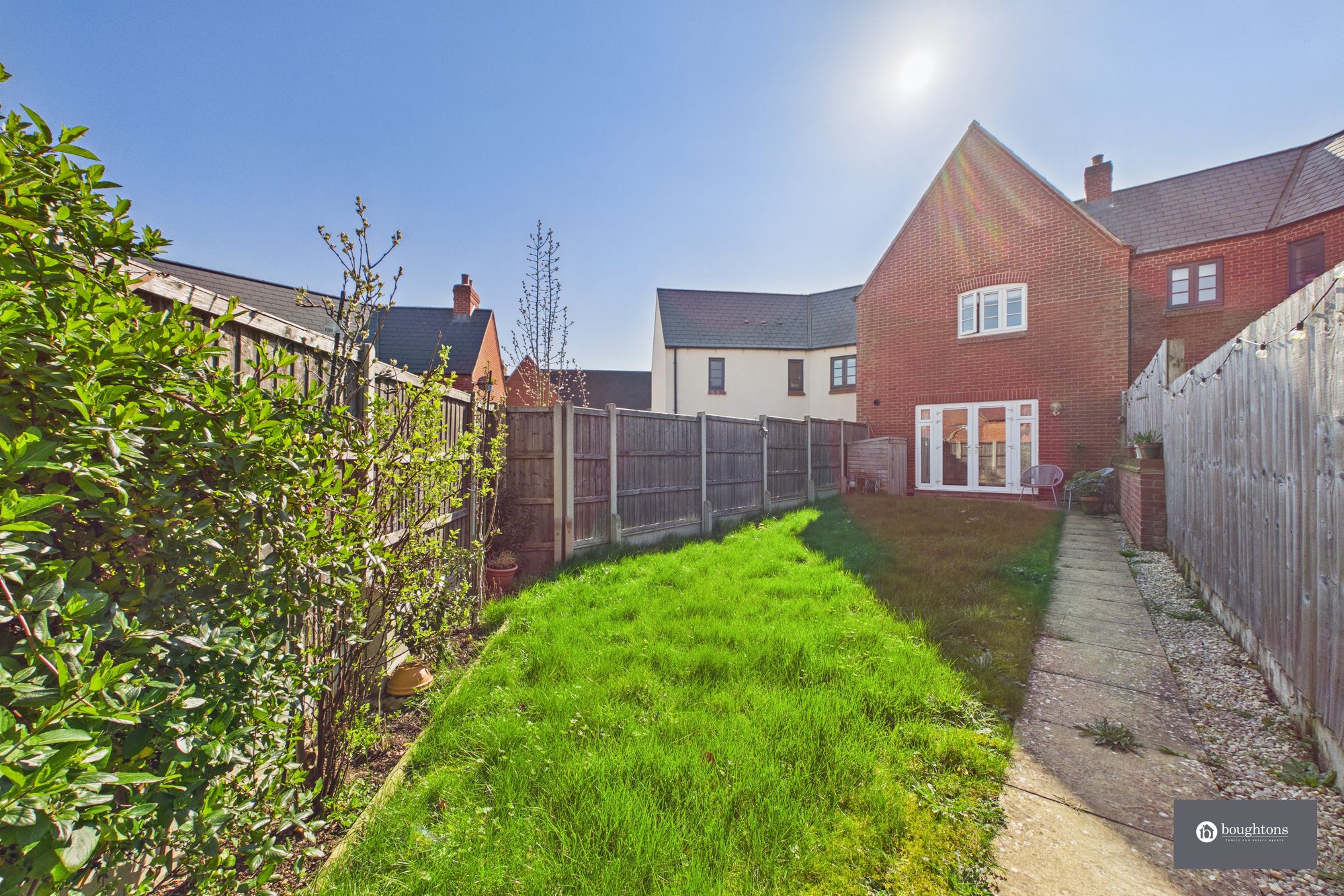 3 bed terraced house for sale in Foxhills Way, Brackley, NN13  - Property Image 4
