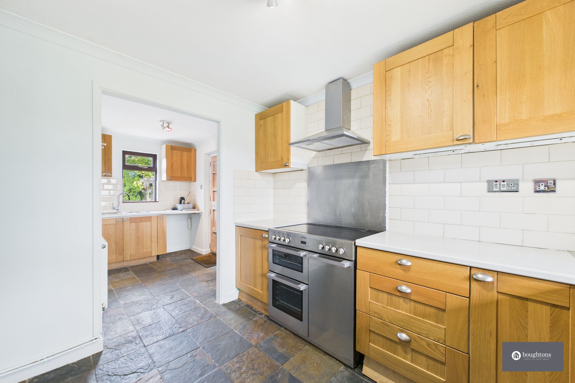 4 bed semi-detached house for sale in Brackley Road, Westbury, NN13  - Property Image 3