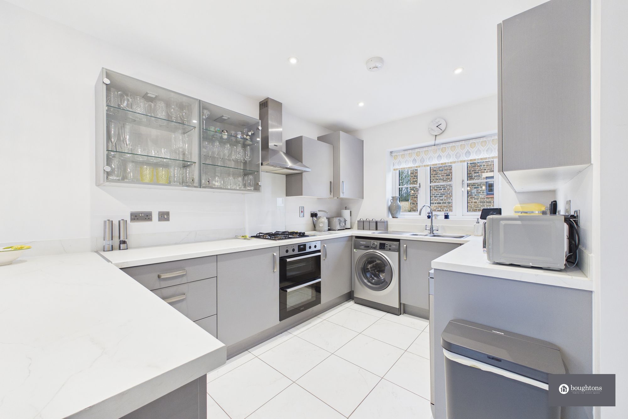 3 bed semi-detached house for sale in Field View, Brackley, NN13  - Property Image 9