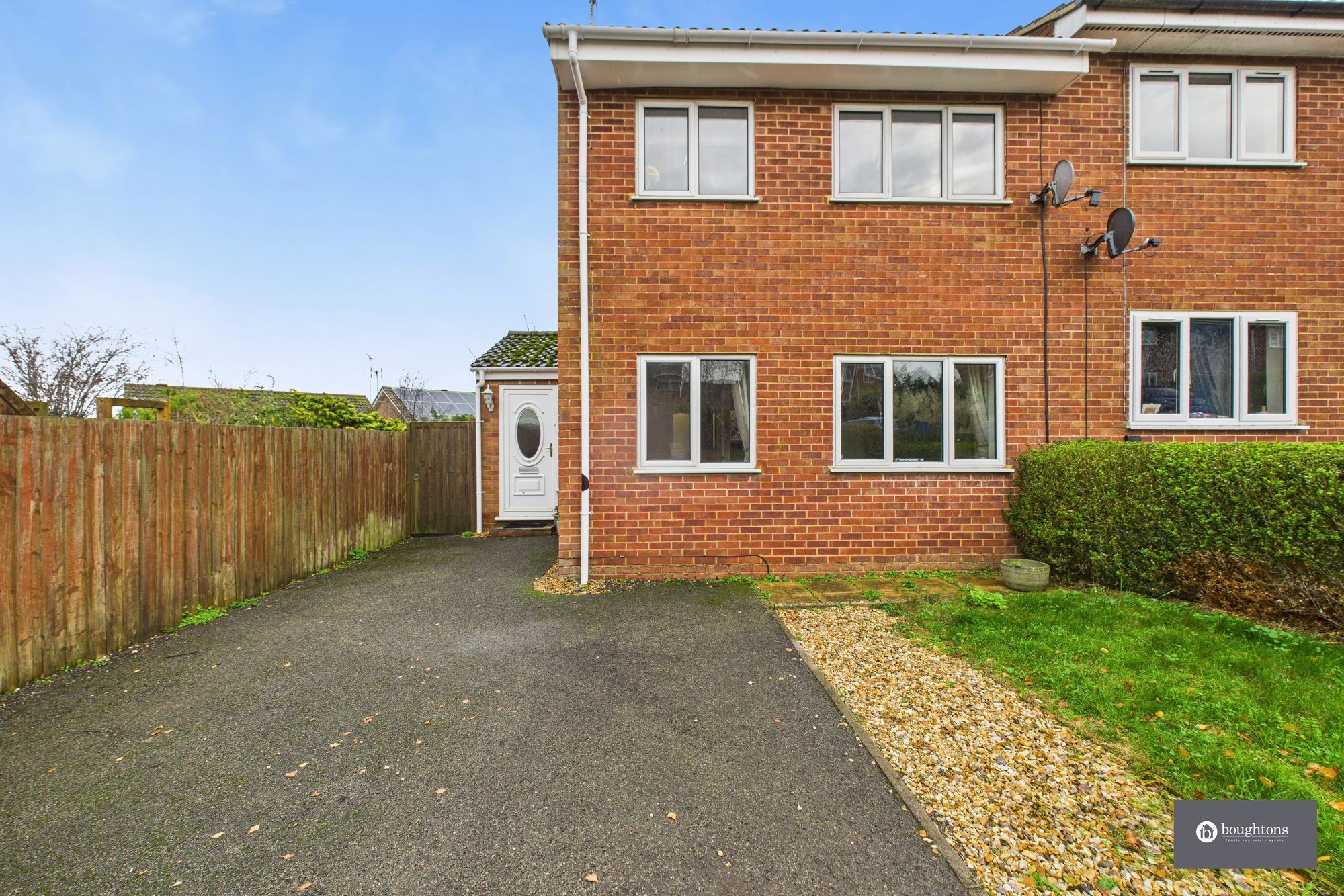 3 bed semi-detached house for sale in Lancaster Drive, Brackley, NN13  - Property Image 23