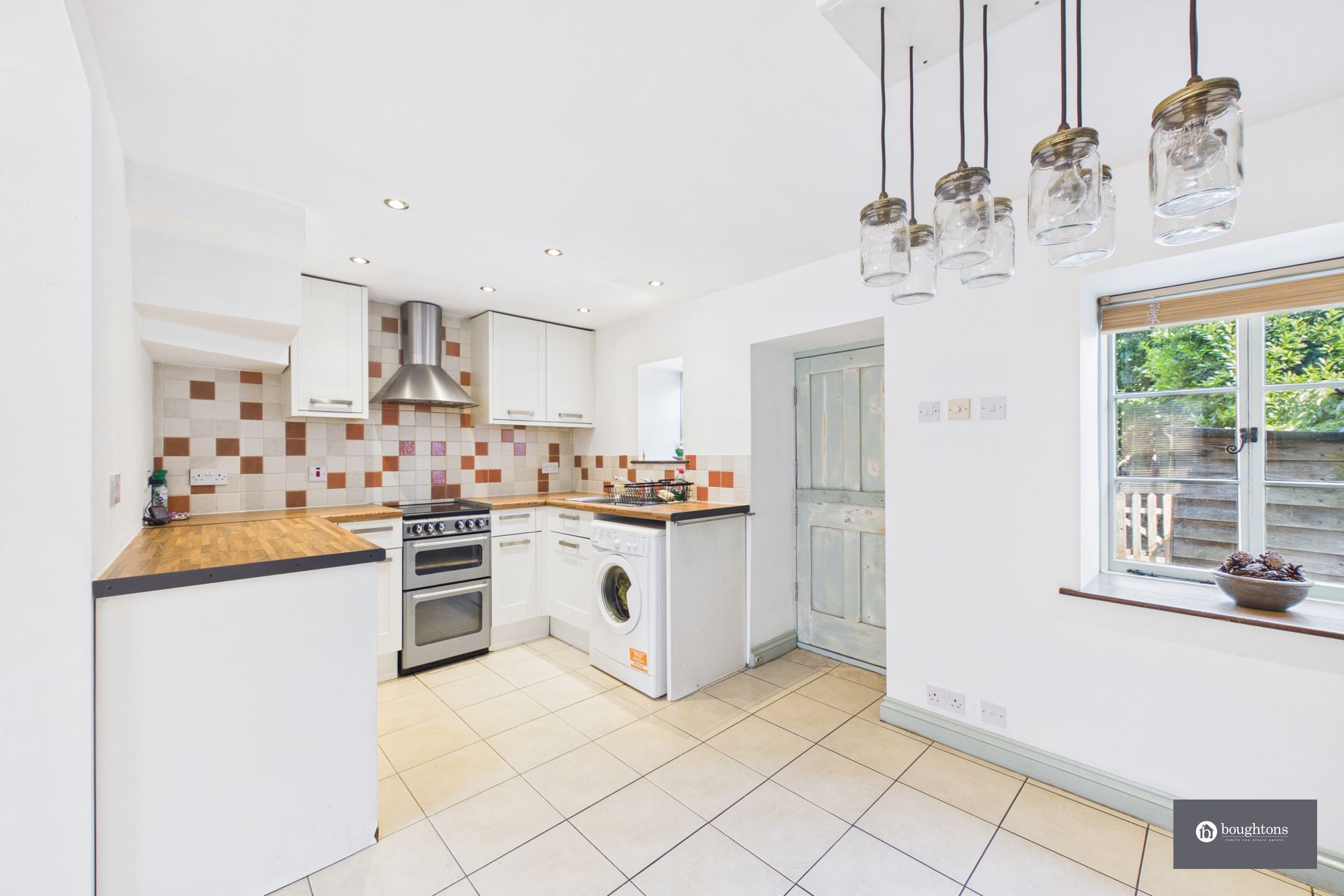 2 bed end of terrace house for sale in Manor Road, Brackley, NN13  - Property Image 3
