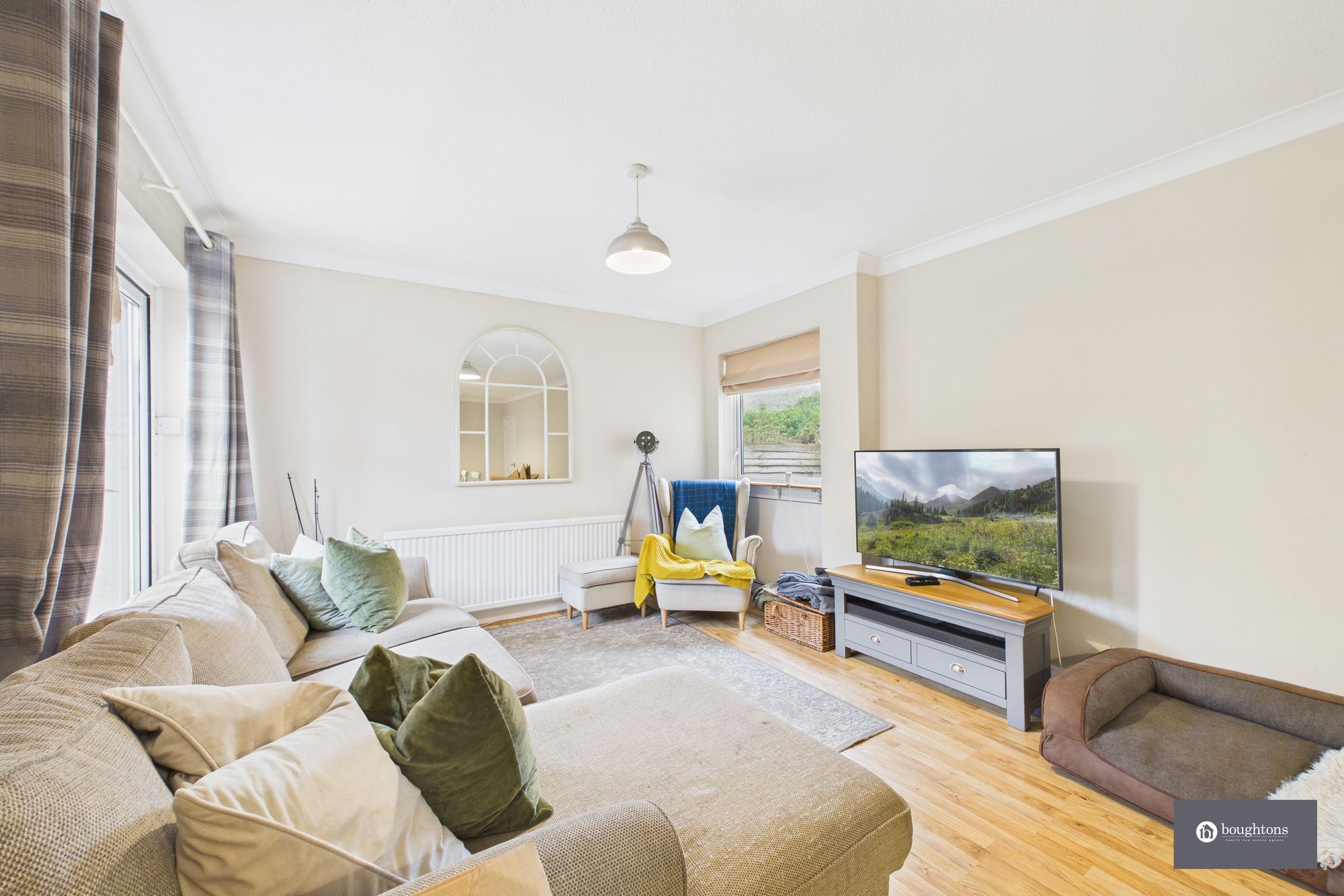 3 bed detached bungalow for sale in Rudgeway, Evenley, NN13  - Property Image 2