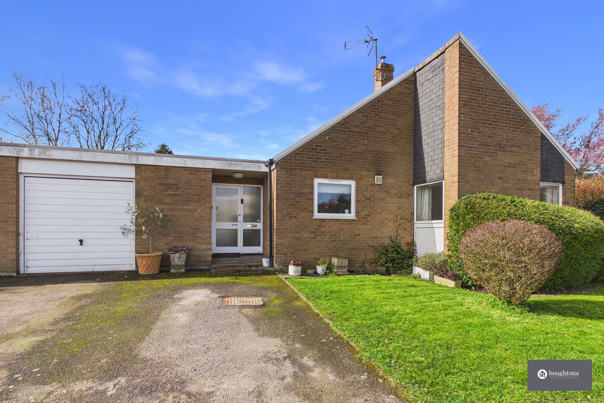 3 bed detached bungalow for sale in Rudgeway, Evenley, NN13  - Property Image 14