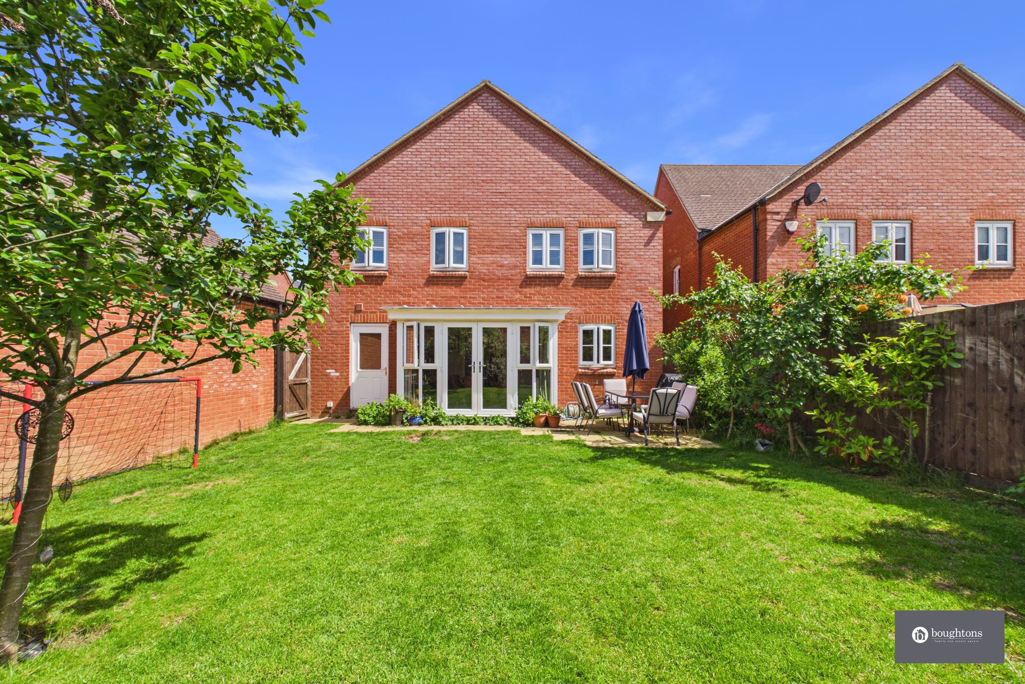4 bed detached house for sale in Juliet Drive, Brackley, NN13  - Property Image 2