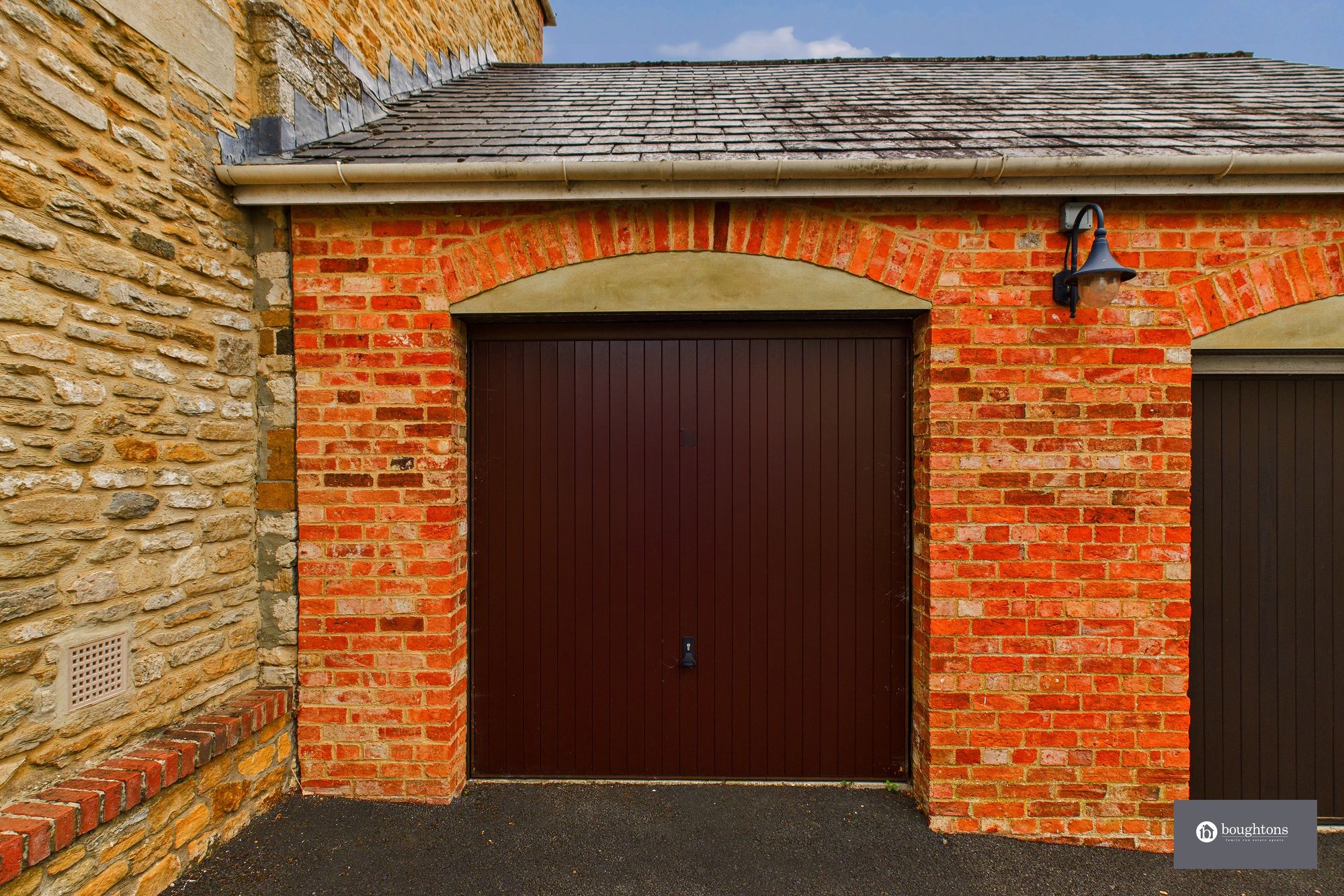 5 bed terraced house for sale in Brackley Lodge Mews, Brackley, NN13  - Property Image 4