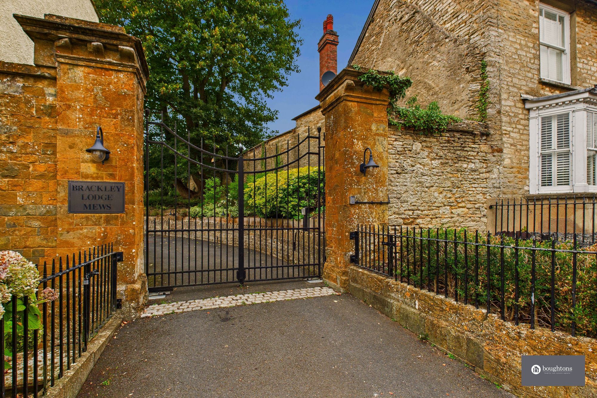 5 bed terraced house for sale in Brackley Lodge Mews, Brackley, NN13  - Property Image 37