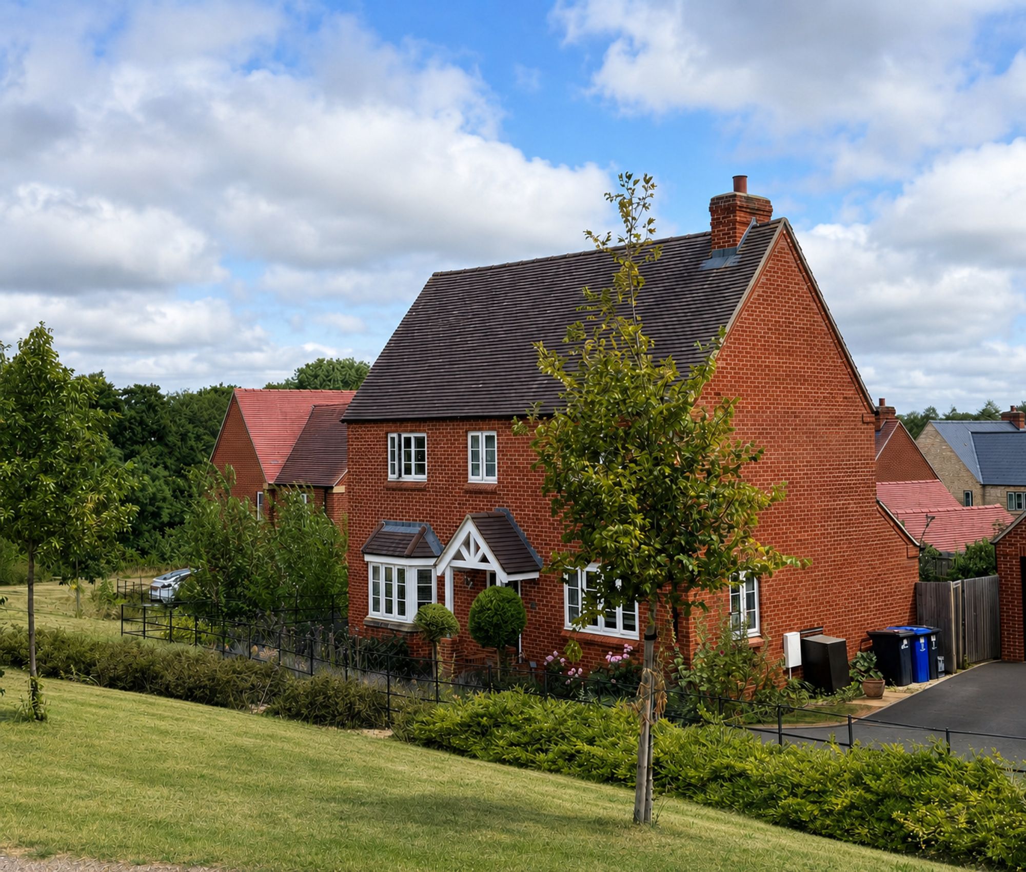 4 bed detached house for sale in Squirrel Close, Brackley, NN13