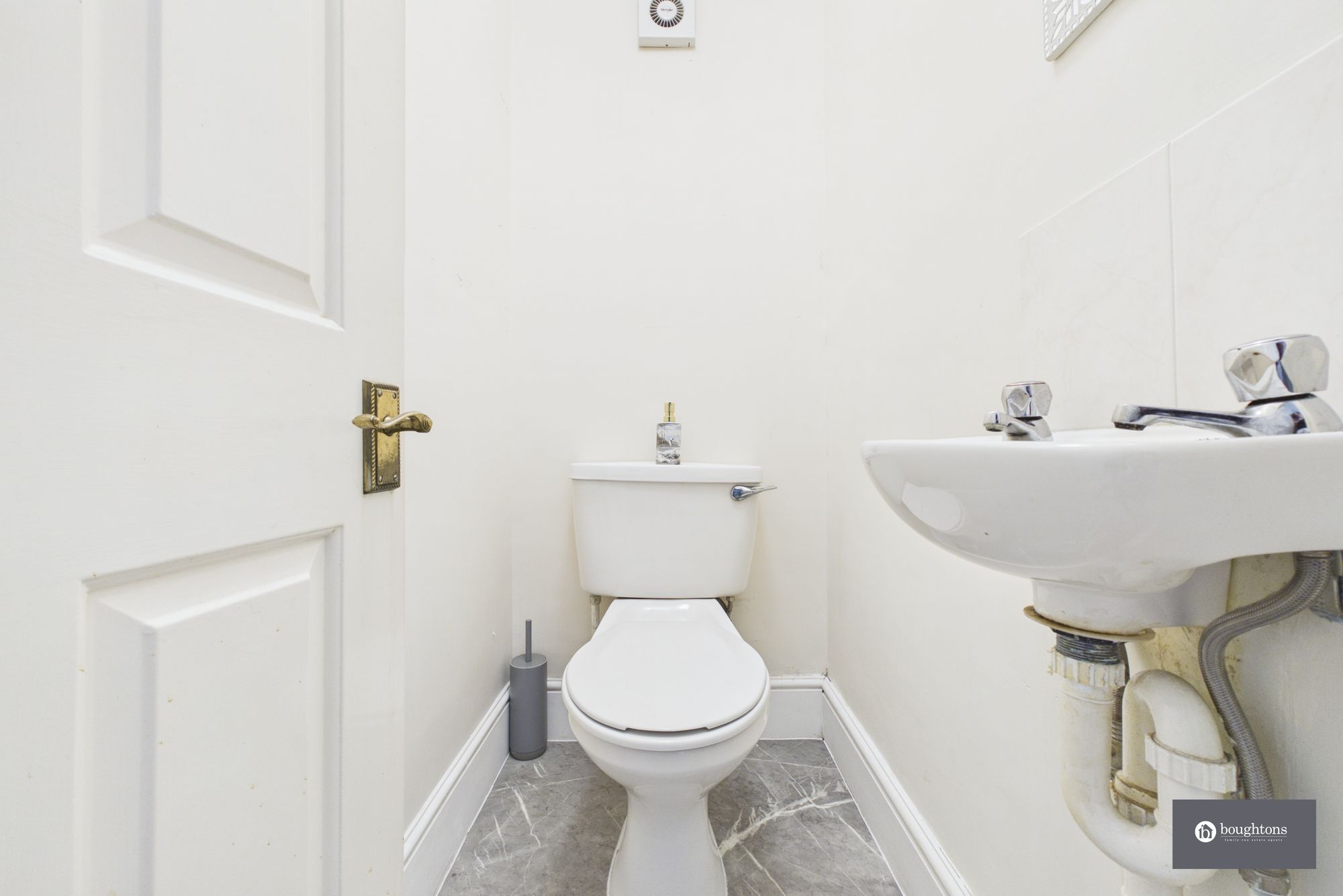3 bed detached house for sale in Broad Street, Syresham, NN13  - Property Image 9