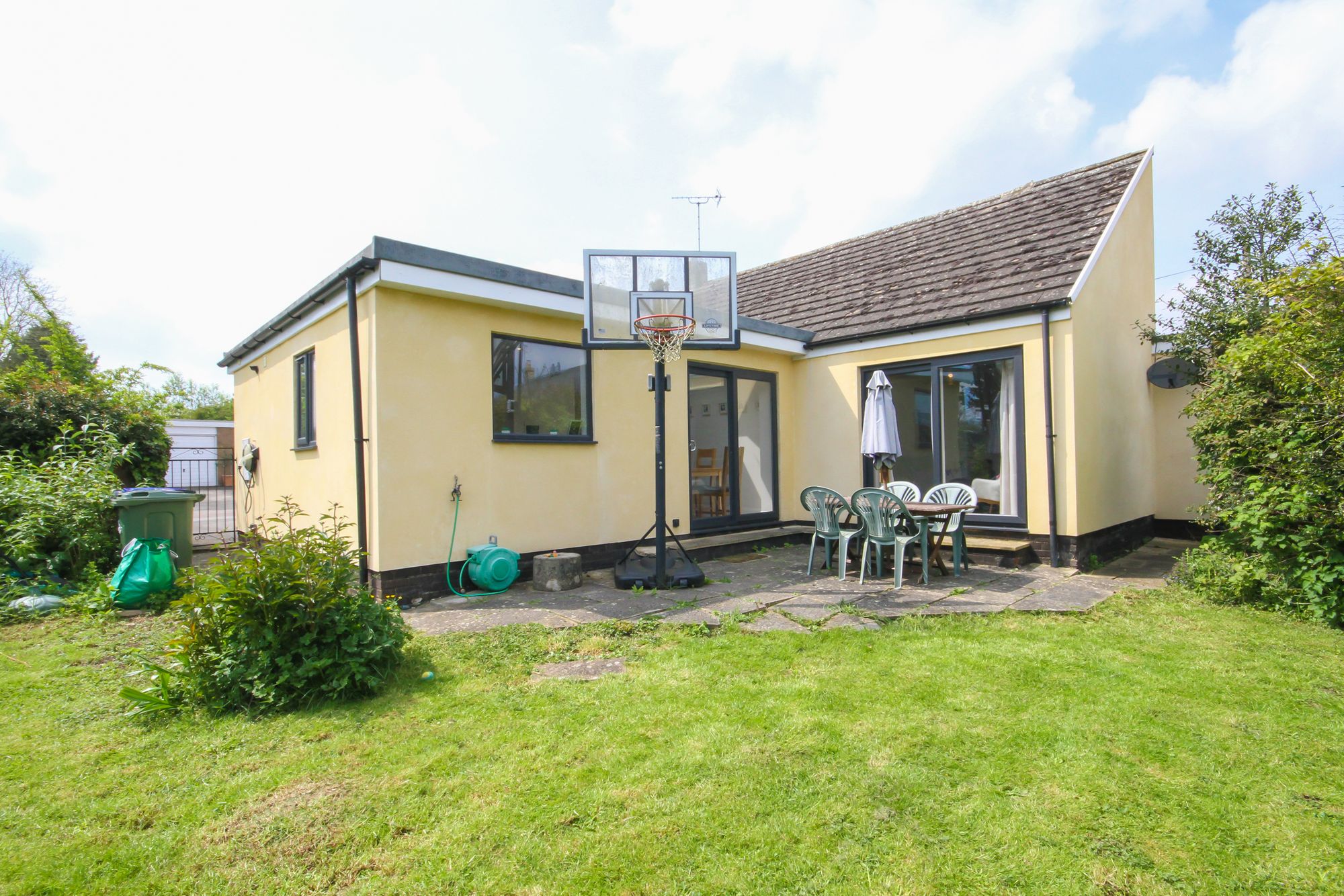 3 bed for sale in Rudgeway, Evenley, NN13  - Property Image 33