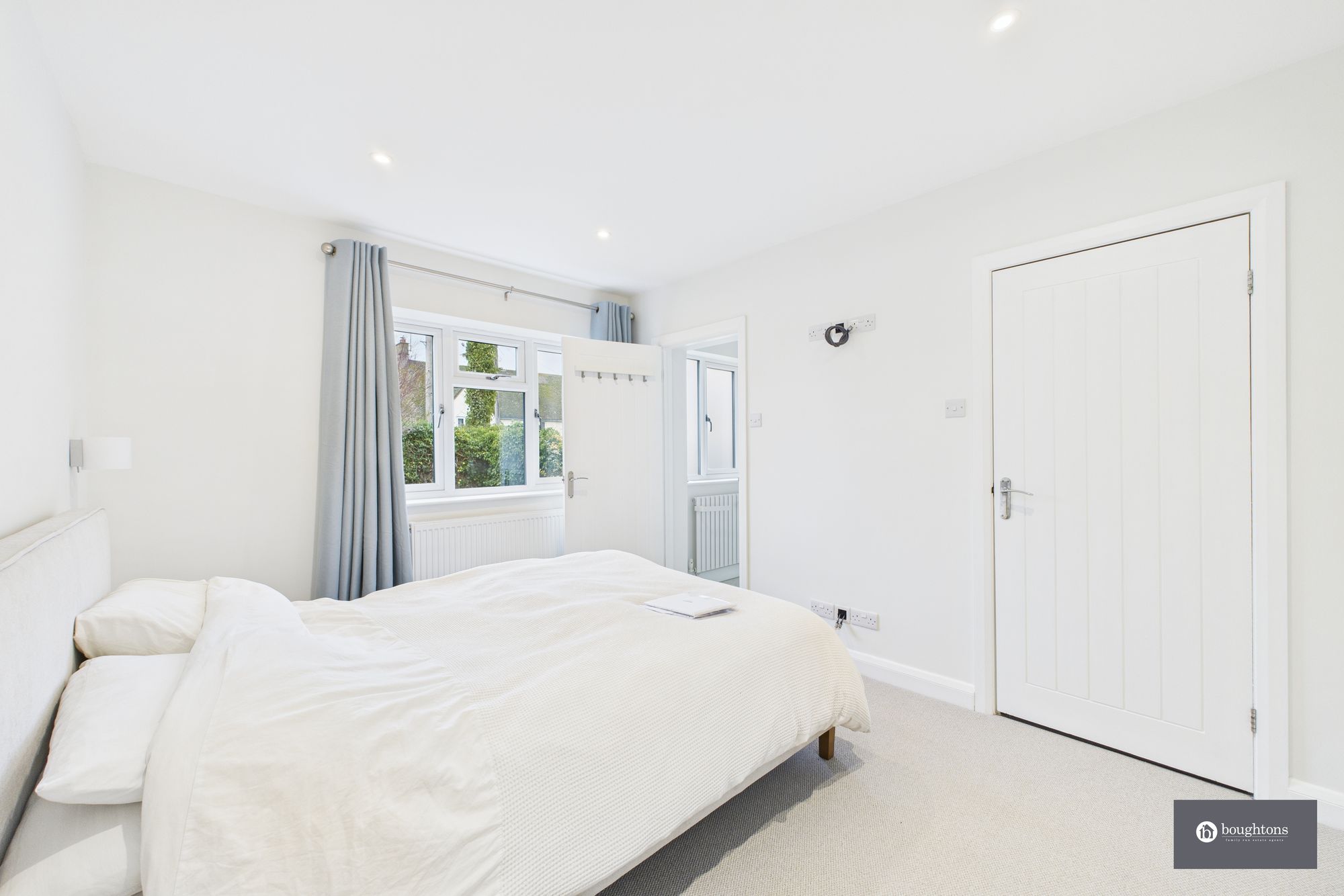 4 bed for sale in Rudgeway, Evenley, NN13  - Property Image 3