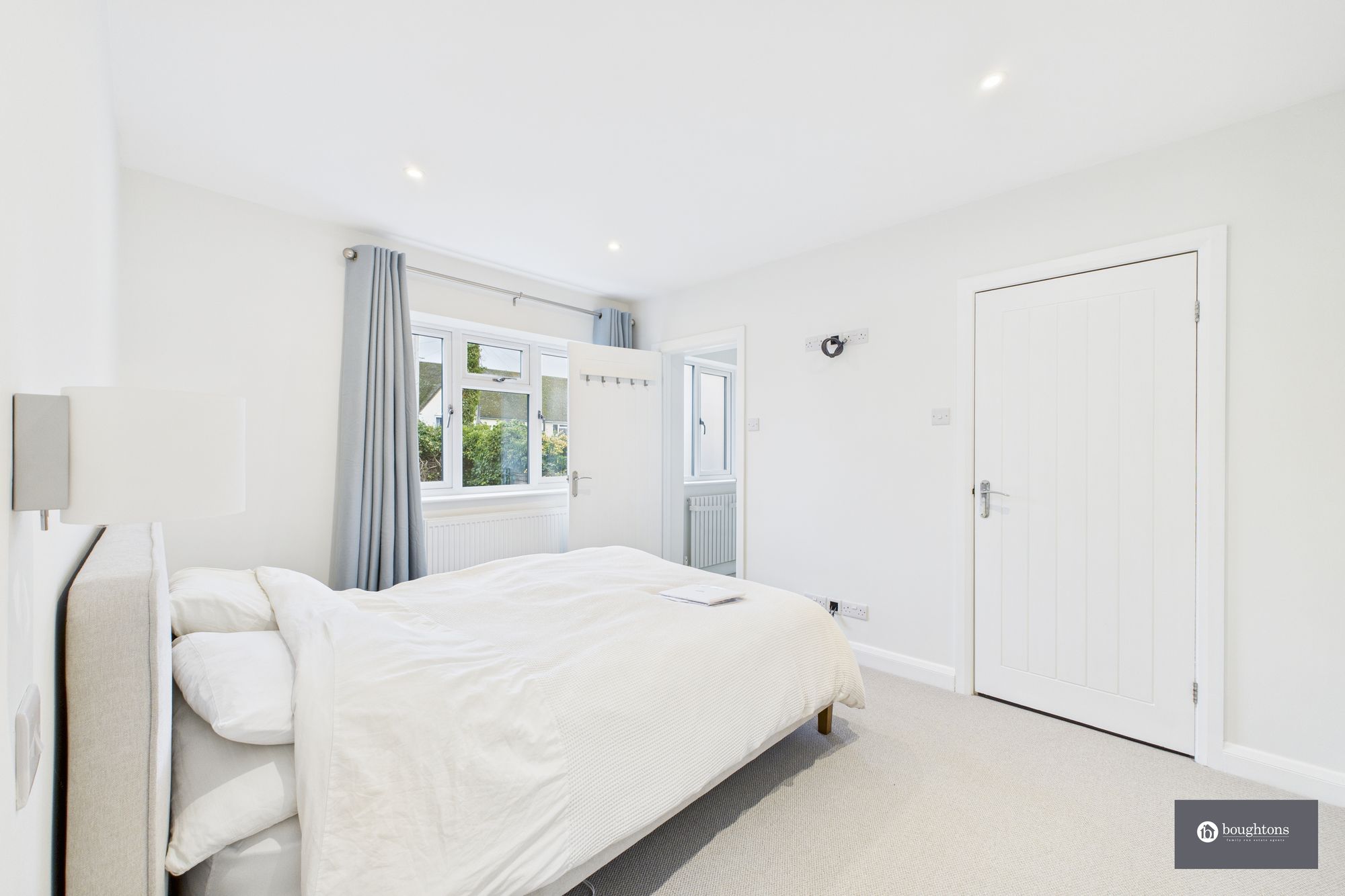 4 bed for sale in Rudgeway, Evenley, NN13  - Property Image 4