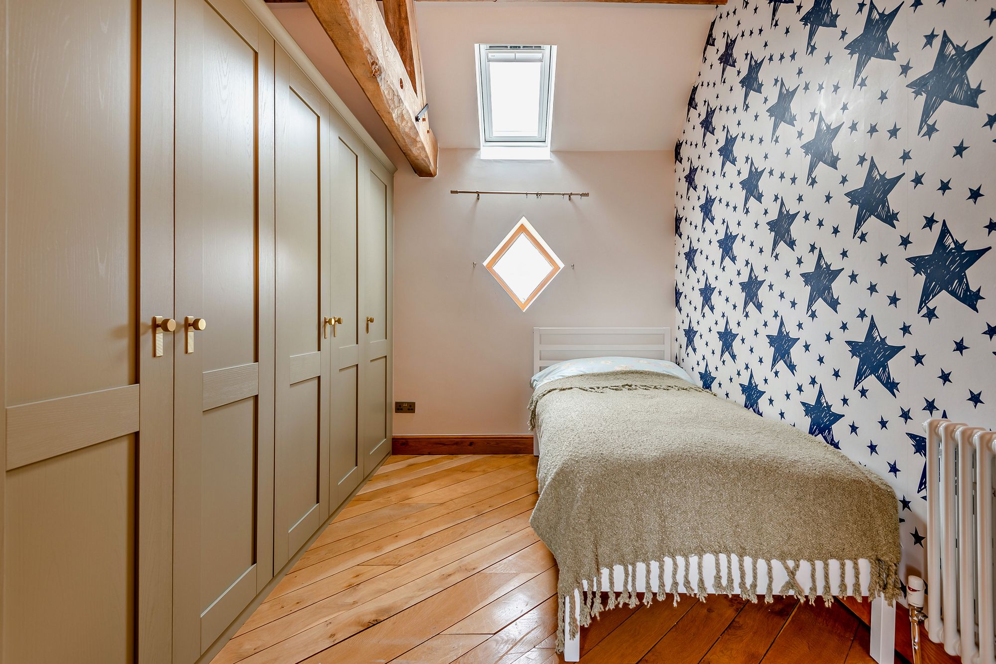 4 bed house for sale in 1 Laights Barn, Worcester Road, DY10 18