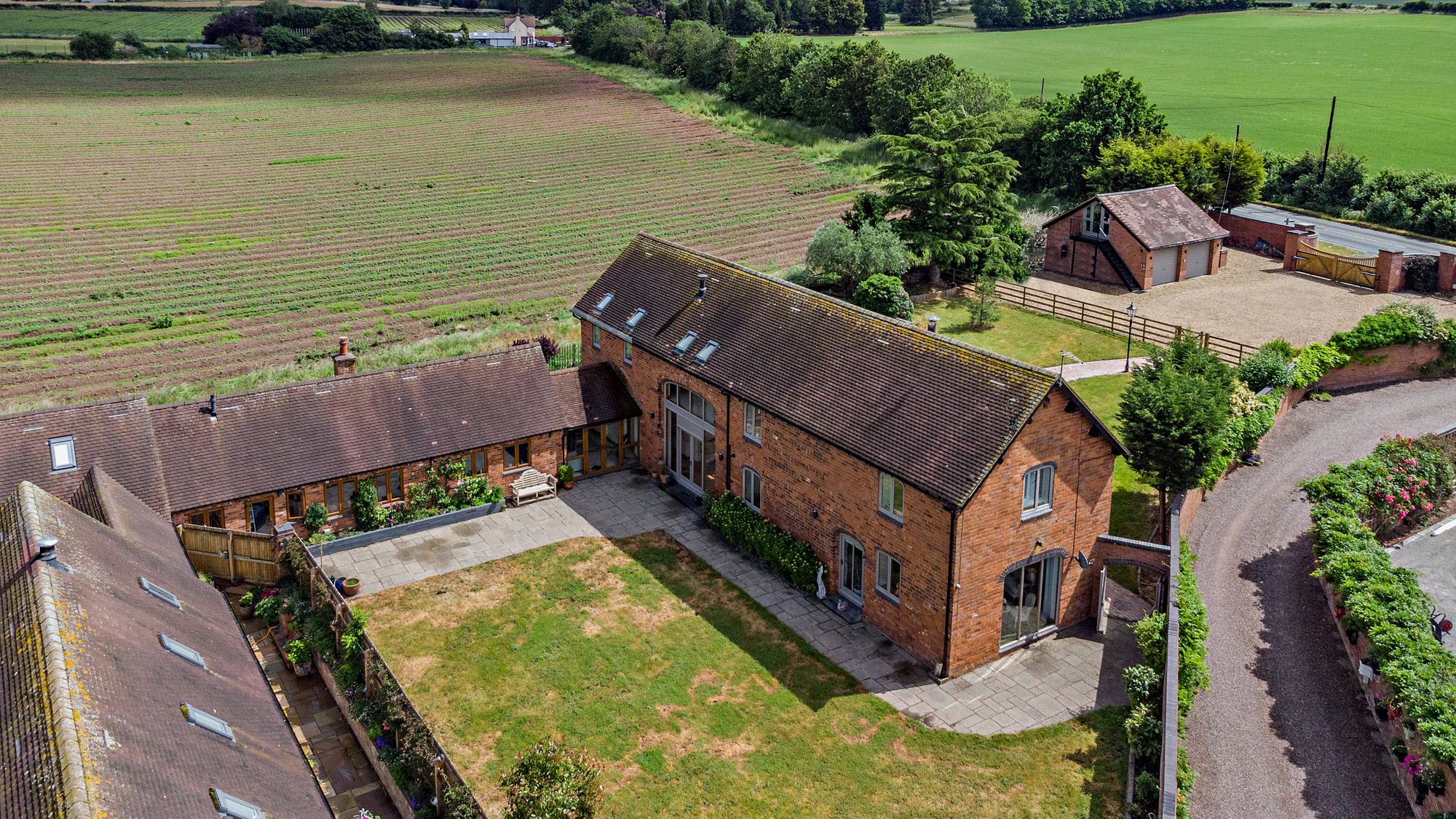 4 bed house for sale in 1 Laights Barn, Worcester Road, DY10  - Property Image 25