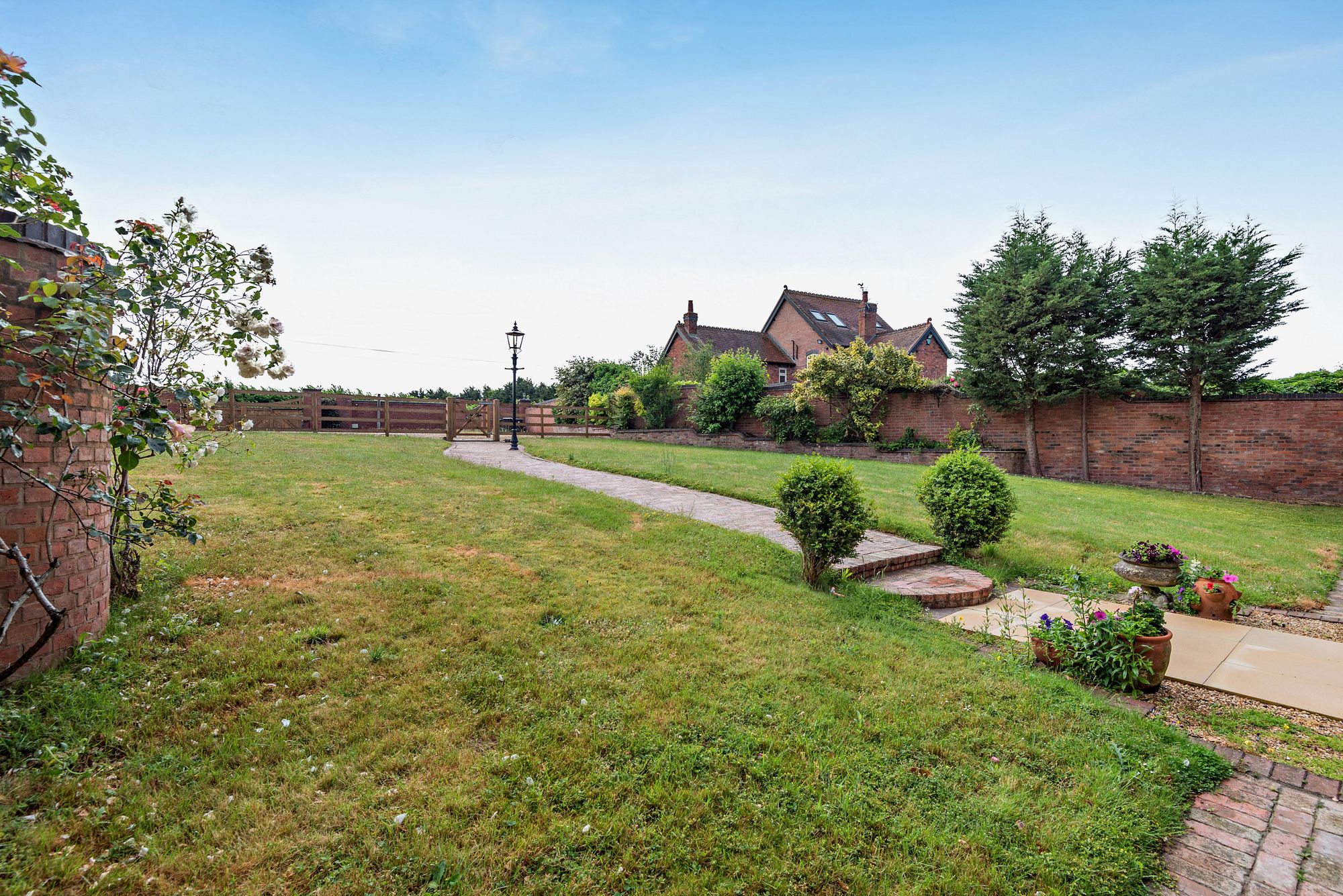 4 bed house for sale in 1 Laights Barn, Worcester Road, DY10  - Property Image 29
