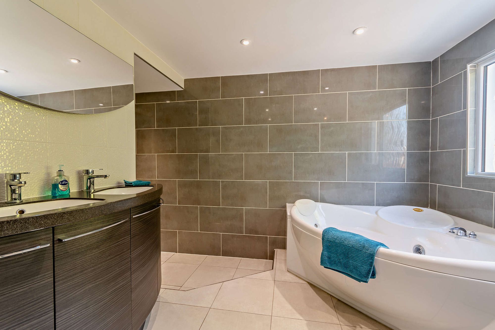 4 bed for sale in Osmaston Road, Stourbridge, DY8 17