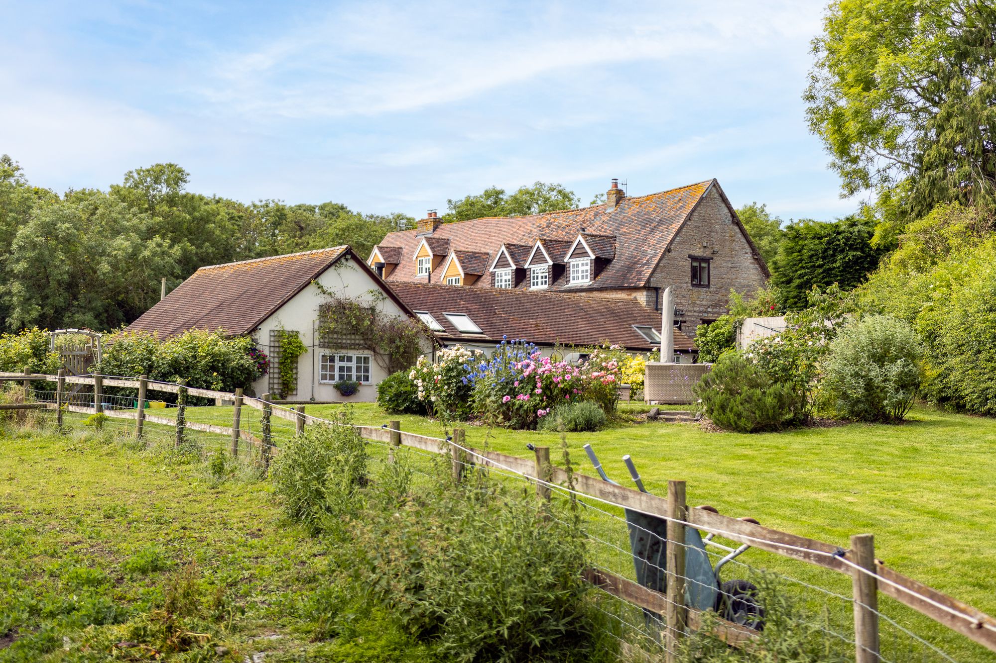 3 bed semi-detached house for sale in Pirton, Worcester, WR8 - Property Image 1