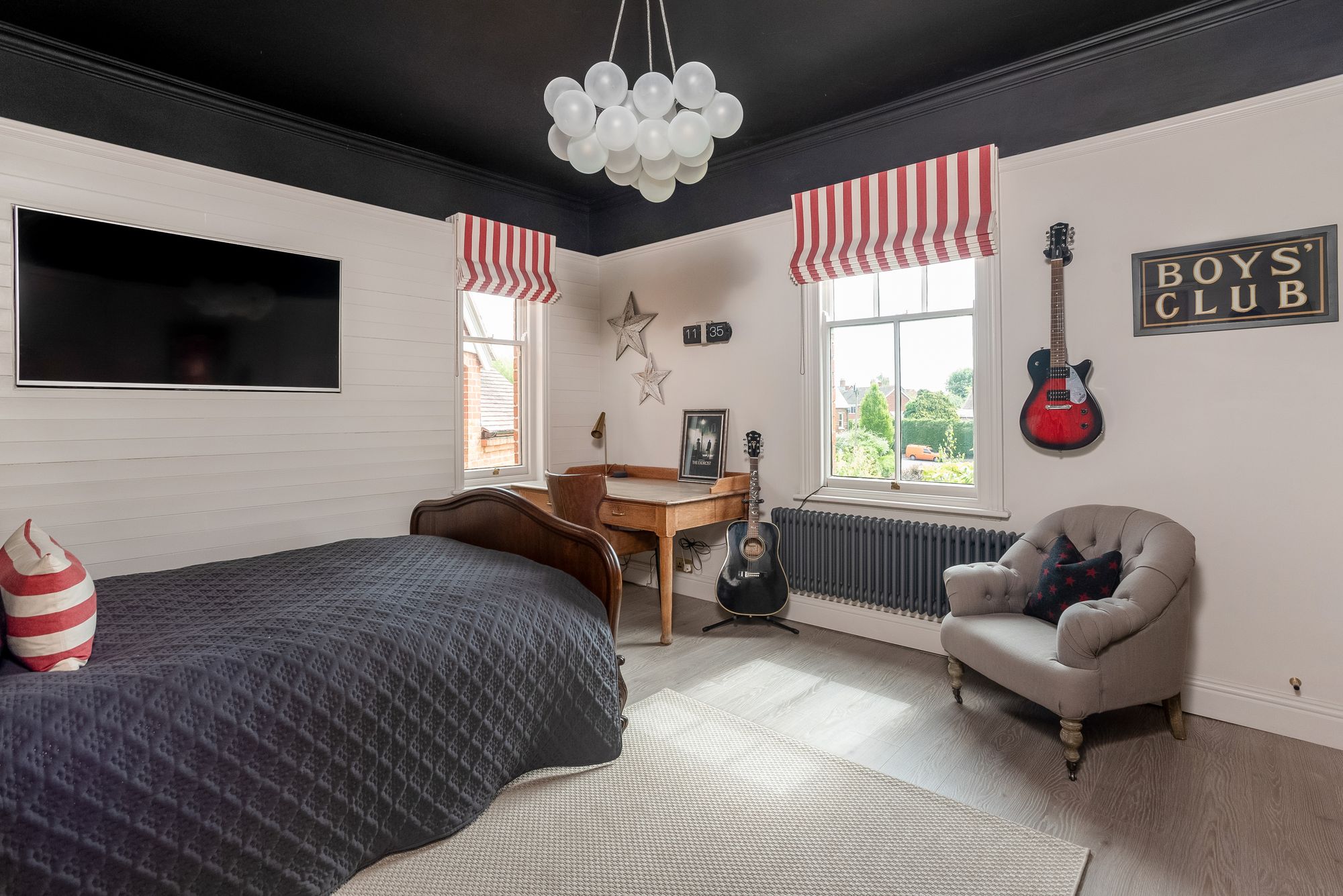 5 bed detached house for sale in Brook Lane, Charlton, WR10 15