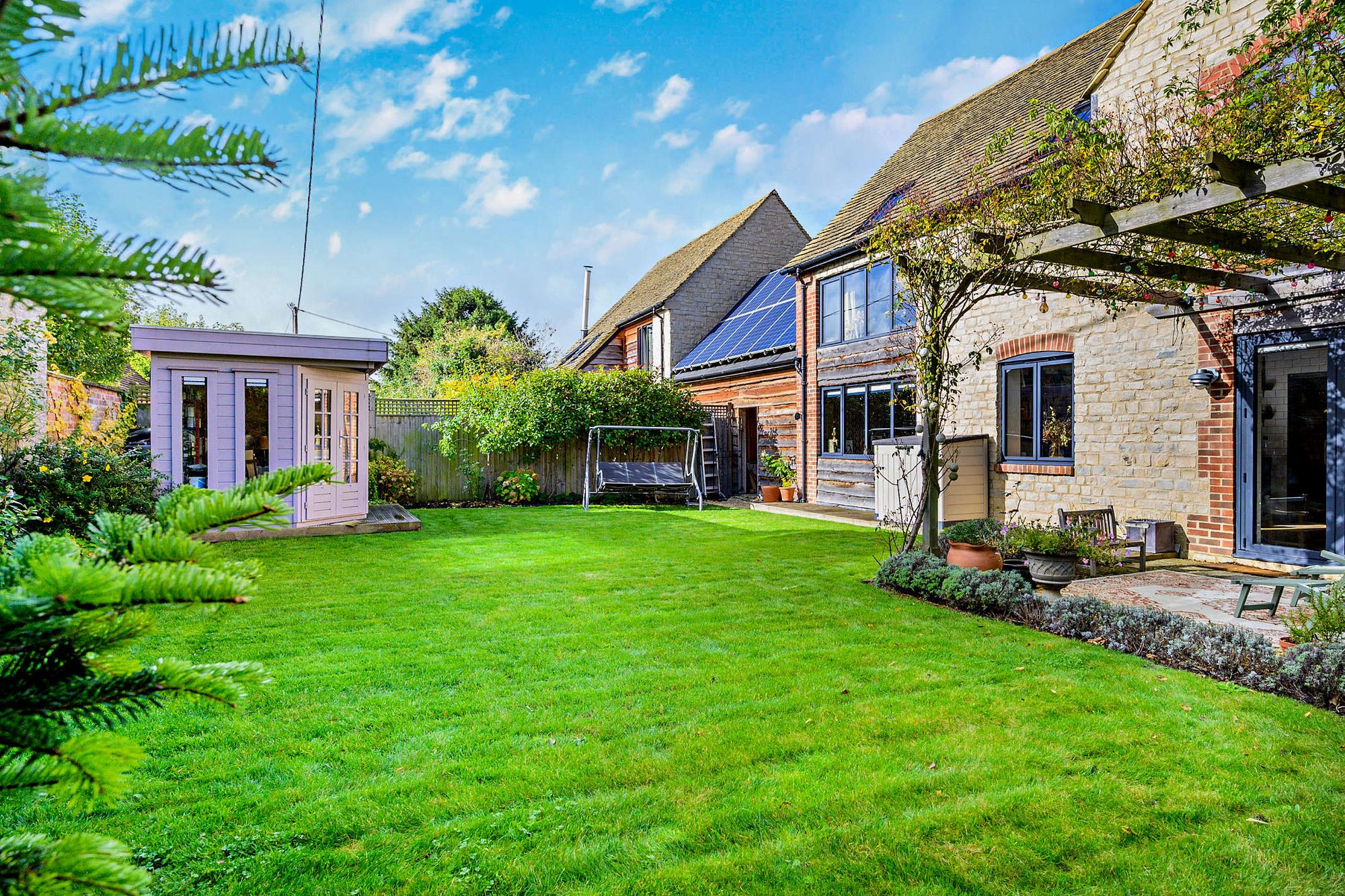 4 bed barn conversion for sale in Queen Street, Halford, CV36 66