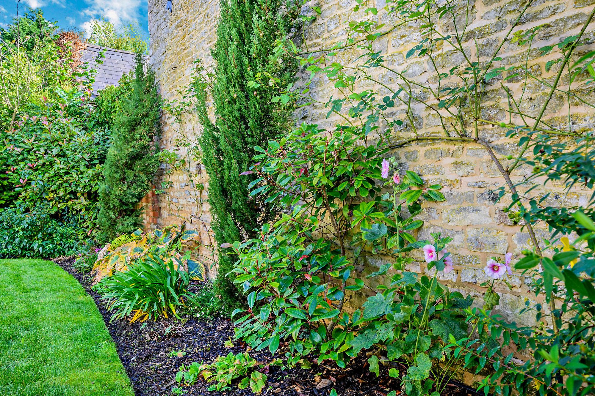 4 bed barn conversion for sale in Queen Street, Halford, CV36 72