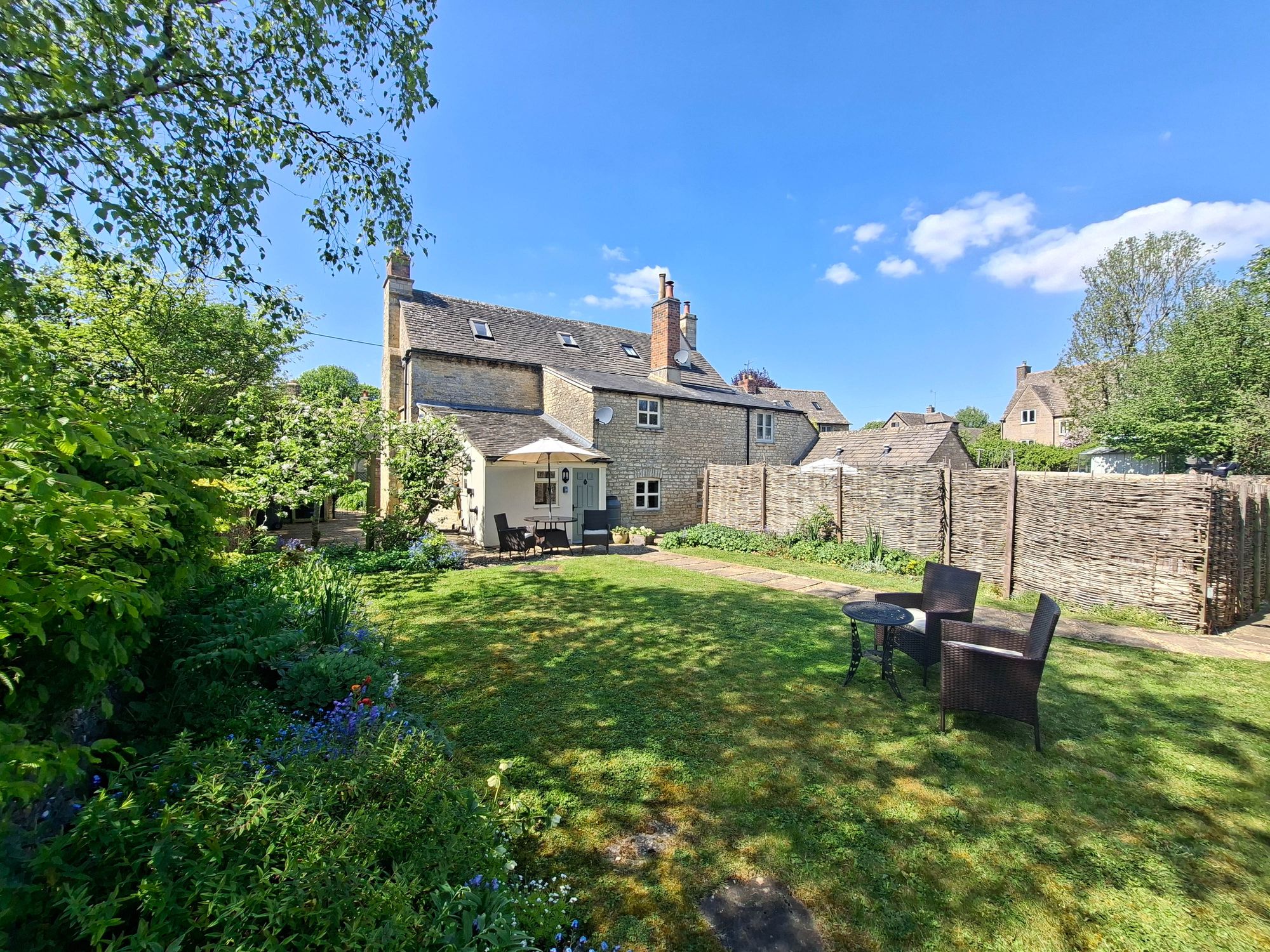 3 bed semi-detached cottage for sale in Mawley Road, Quenington, GL7 15