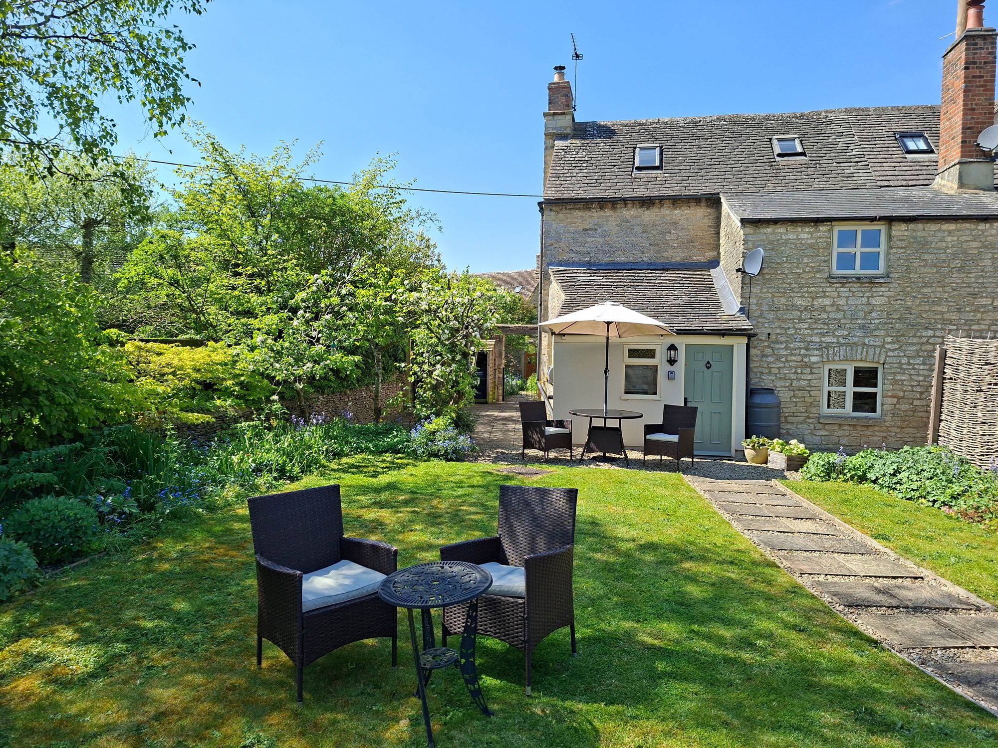 3 bed semi-detached cottage for sale in Mawley Road, Quenington, GL7 12