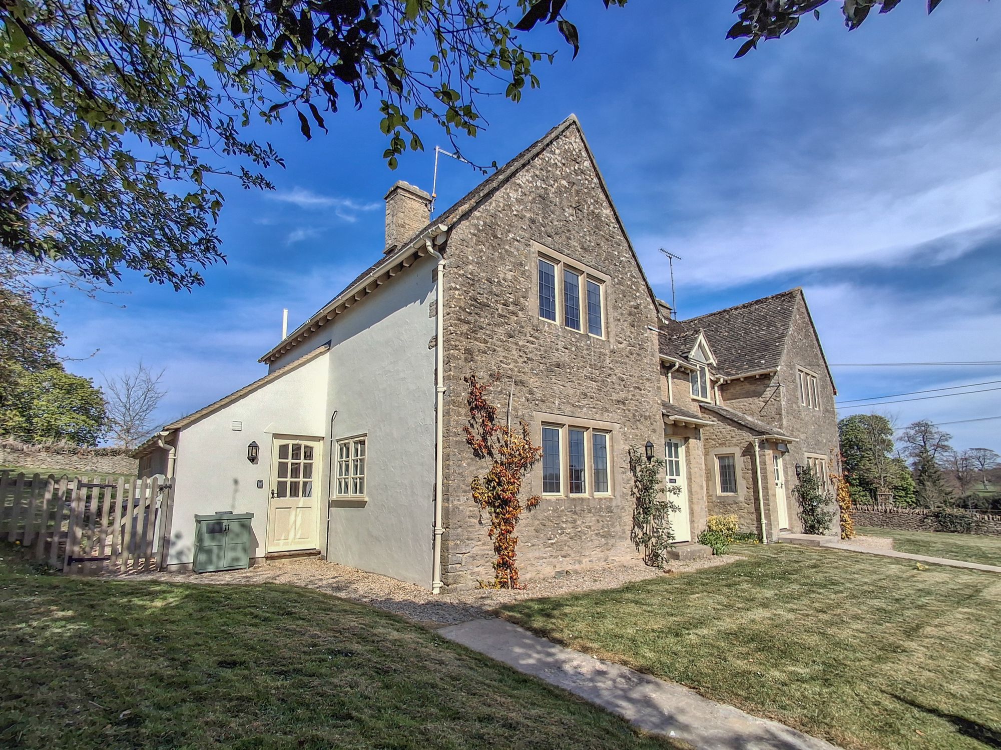 3 bed semi-detached cottage for sale in Hatherop Road, Coln St. Aldwyns, GL7  - Property Image 2