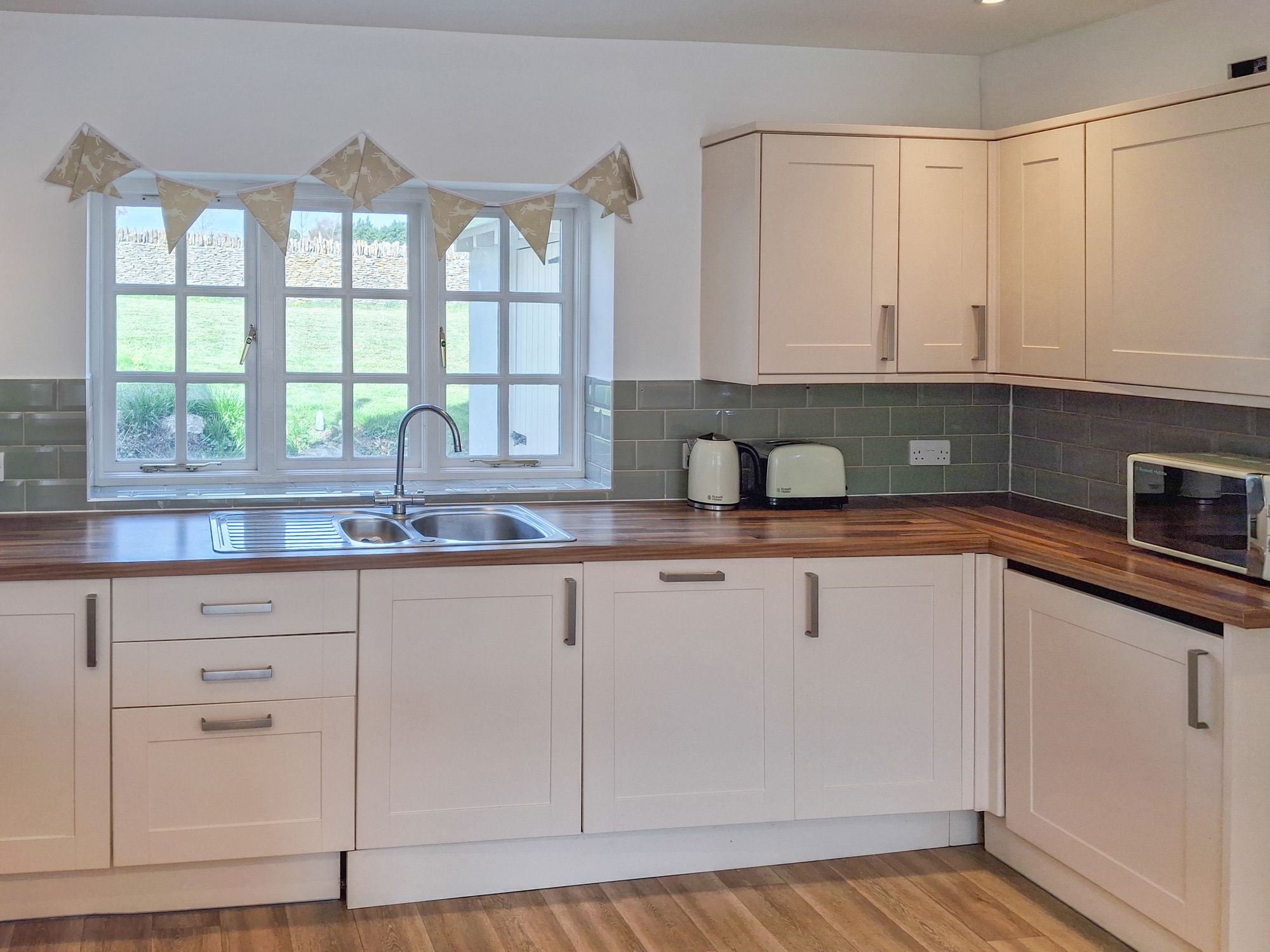 3 bed semi-detached cottage for sale in Hatherop Road, Coln St. Aldwyns, GL7  - Property Image 11