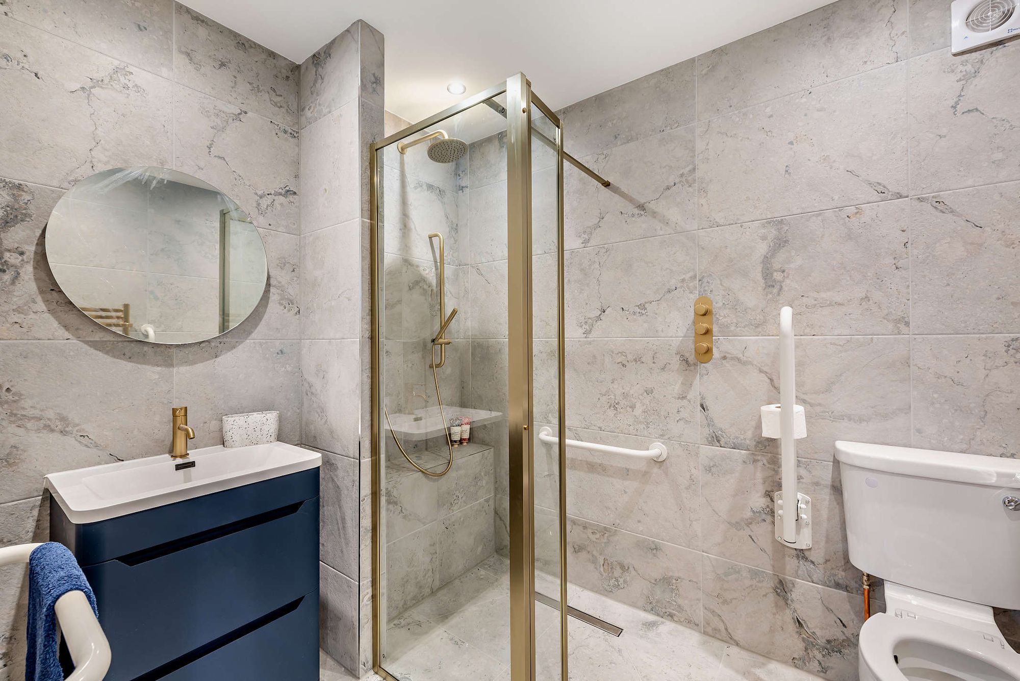 7 bed house for sale in Erbistock, Wrexham, LL13 22