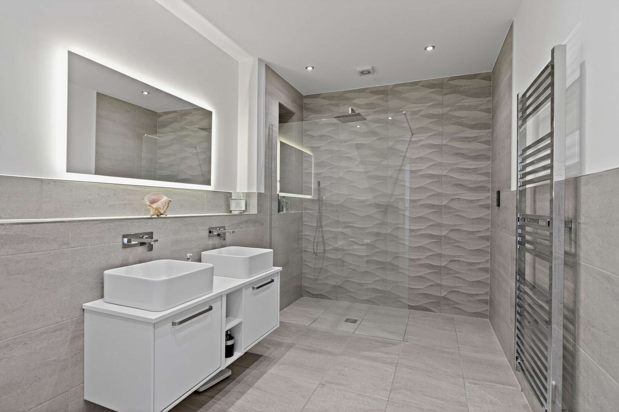 4 bed detached house for sale in Stourport Road, Great Witley, WR6 22