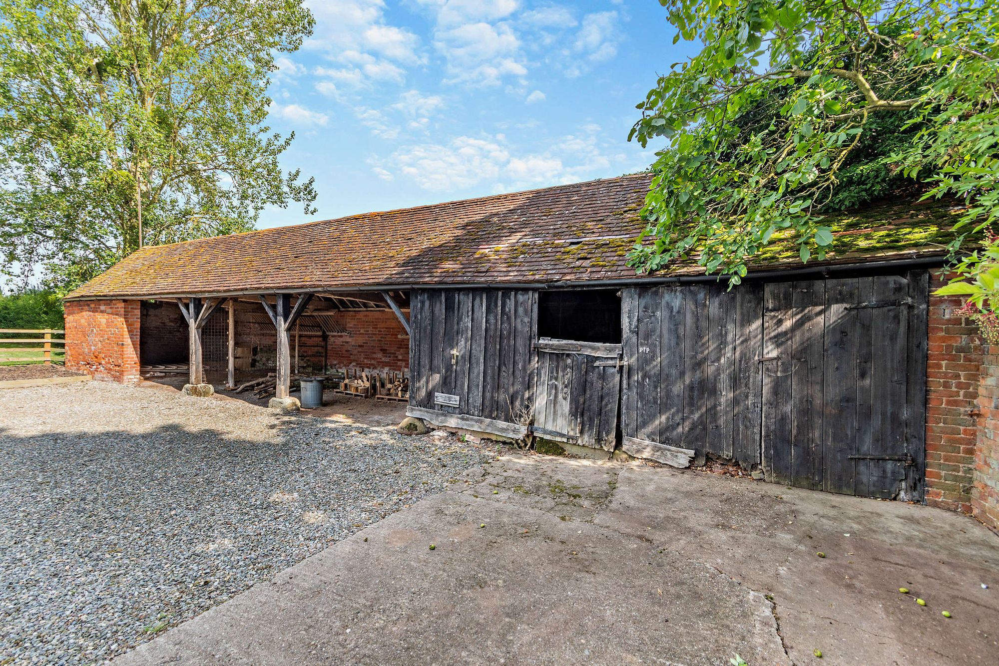6 bed detached house for sale in Cutnall Green, Droitwich, WR9  - Property Image 38