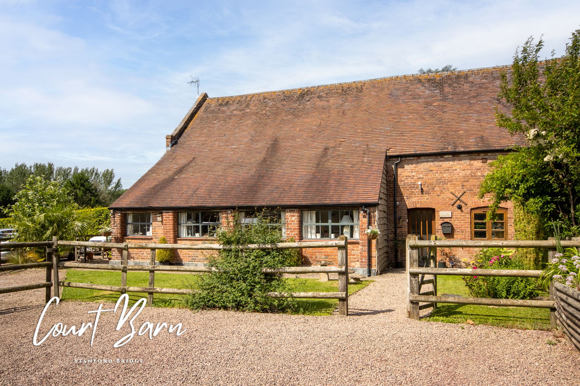 4 bed barn conversion for sale in Stanford Bridge, Worcester, WR6