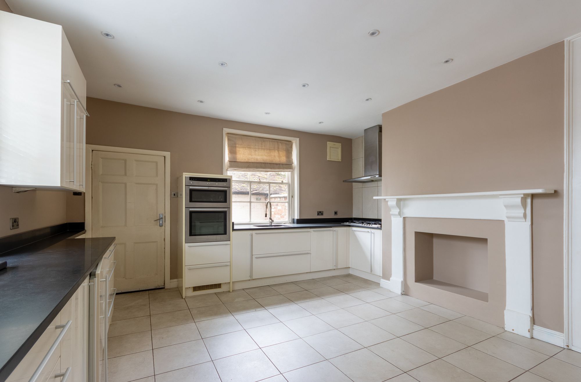 4 bed semi-detached house for sale in Loves Grove, Worcester, WR1  - Property Image 2