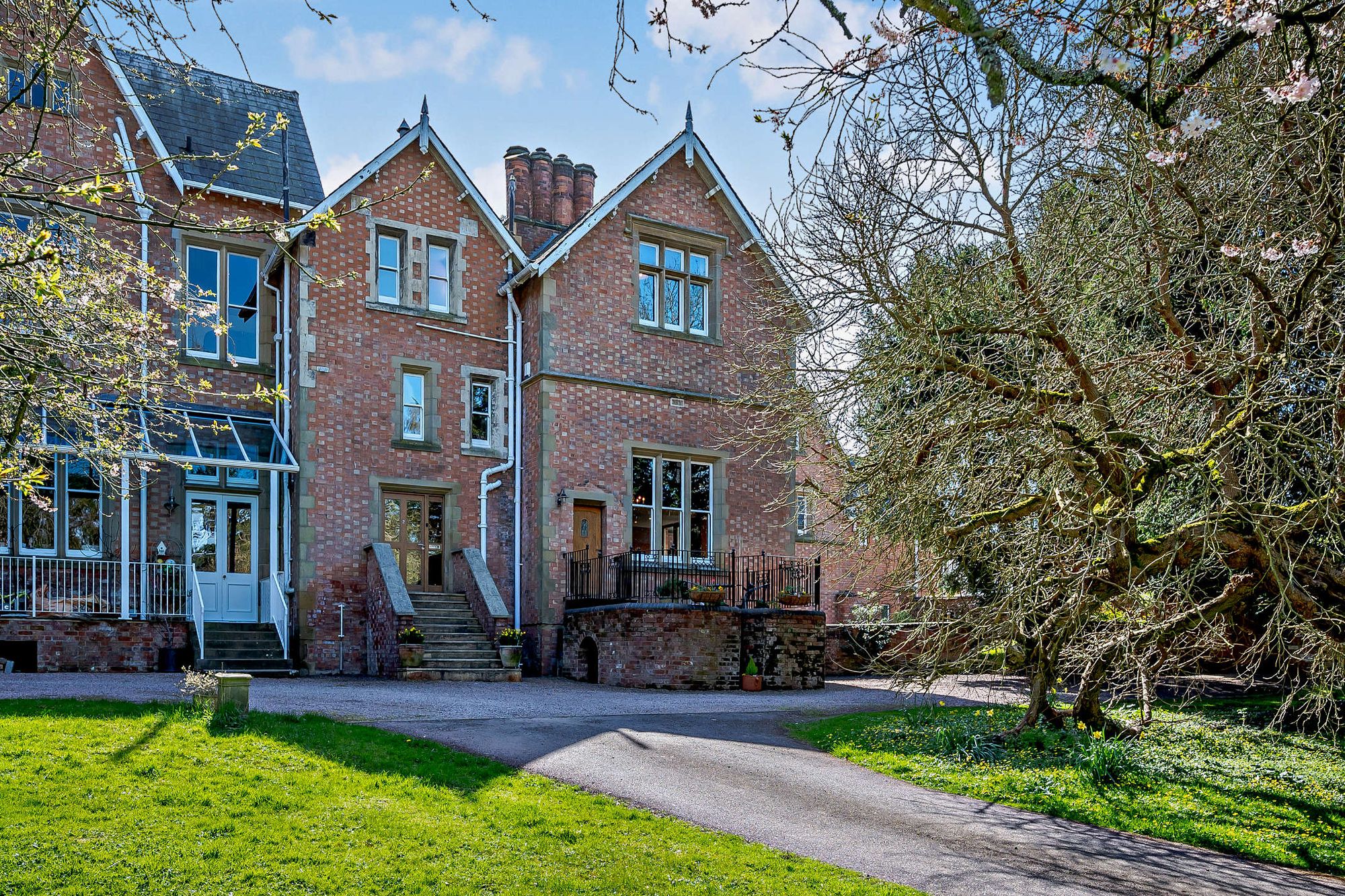 5 bed house for sale in Bromyard Road, Crown East, WR2 3