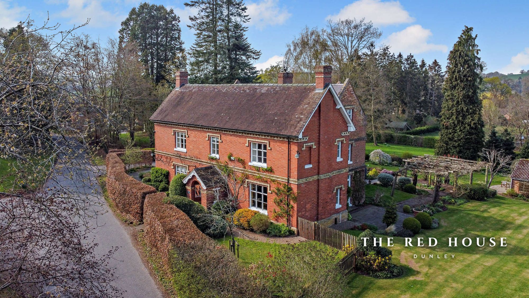 5 bed detached house for sale in Dunley, Stourport-On-Severn, DY13  - Property Image 1