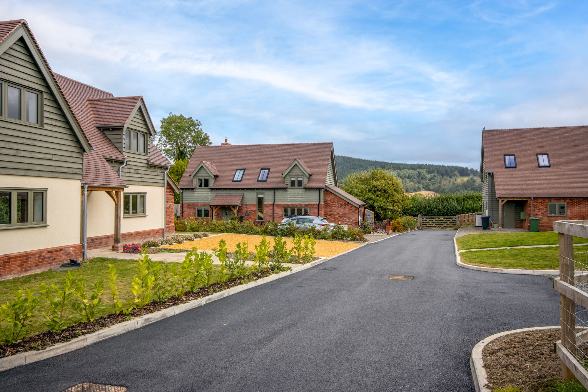 4 bed detached house for sale in Wigmore, HR6  - Property Image 2