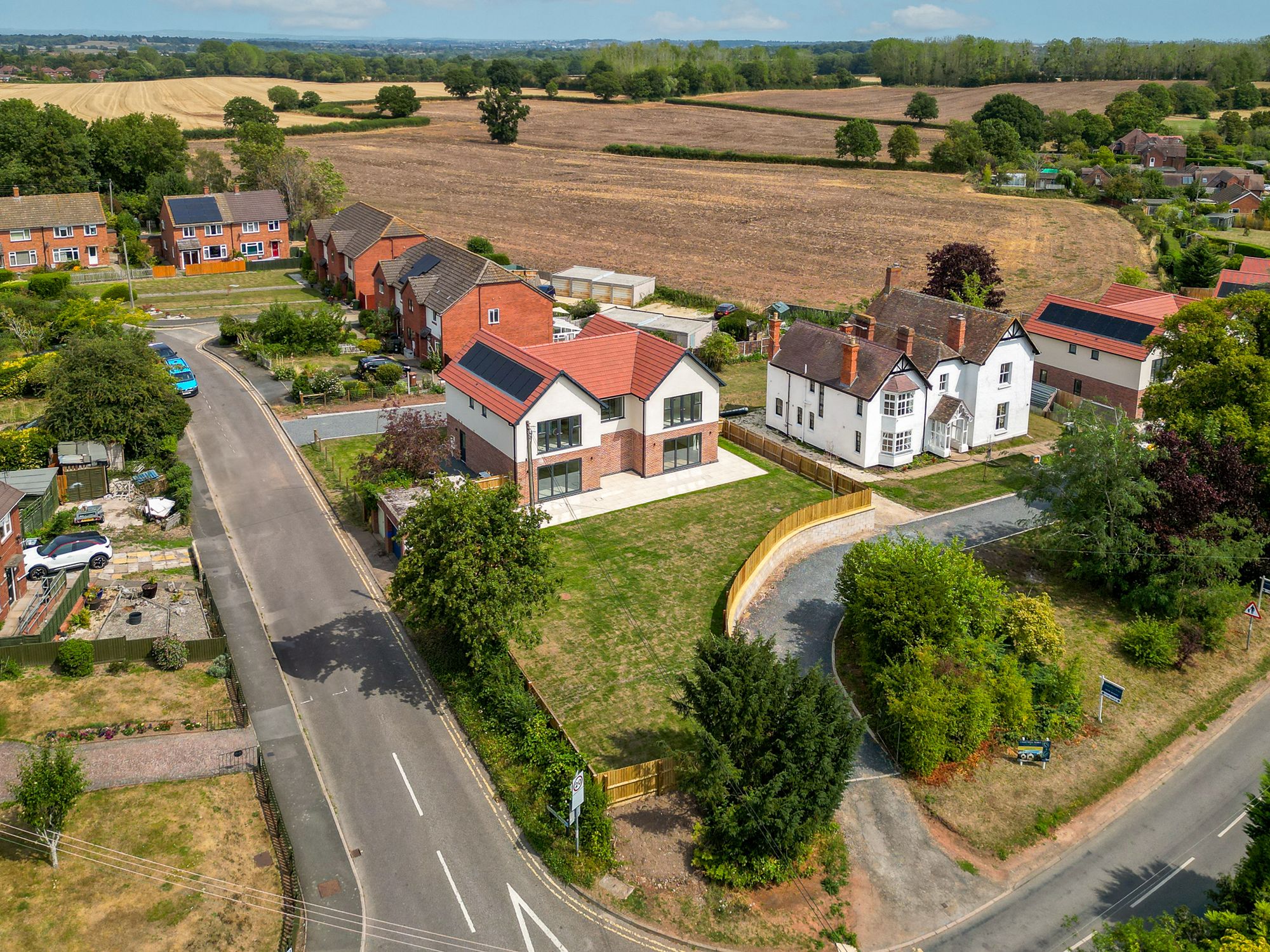 4 bed house for sale in Leigh Sinton, Malvern, WR13 - Property Image 1